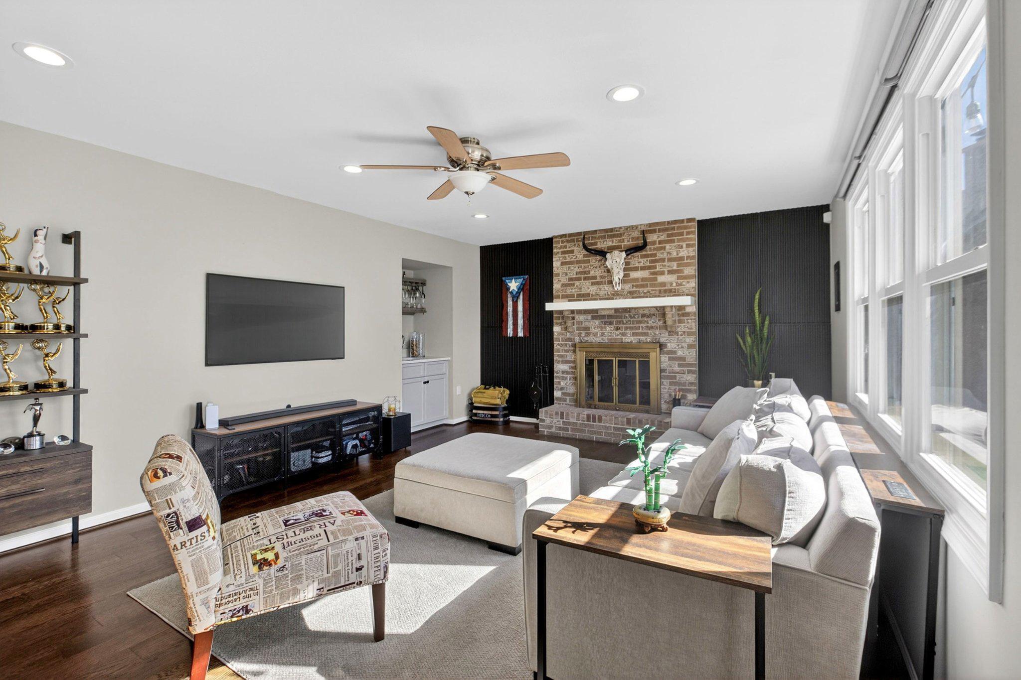 COLLEGEVILLE CROSS - Residential