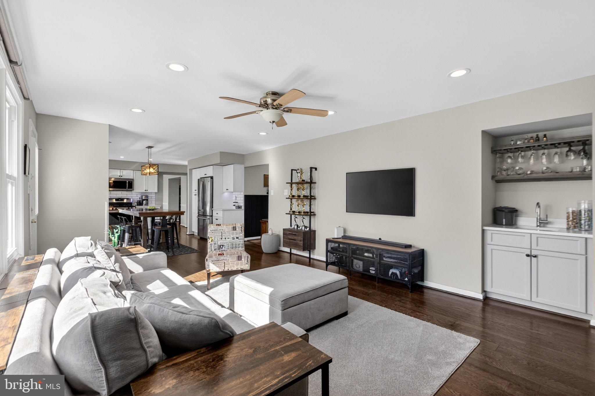 COLLEGEVILLE CROSS - Residential