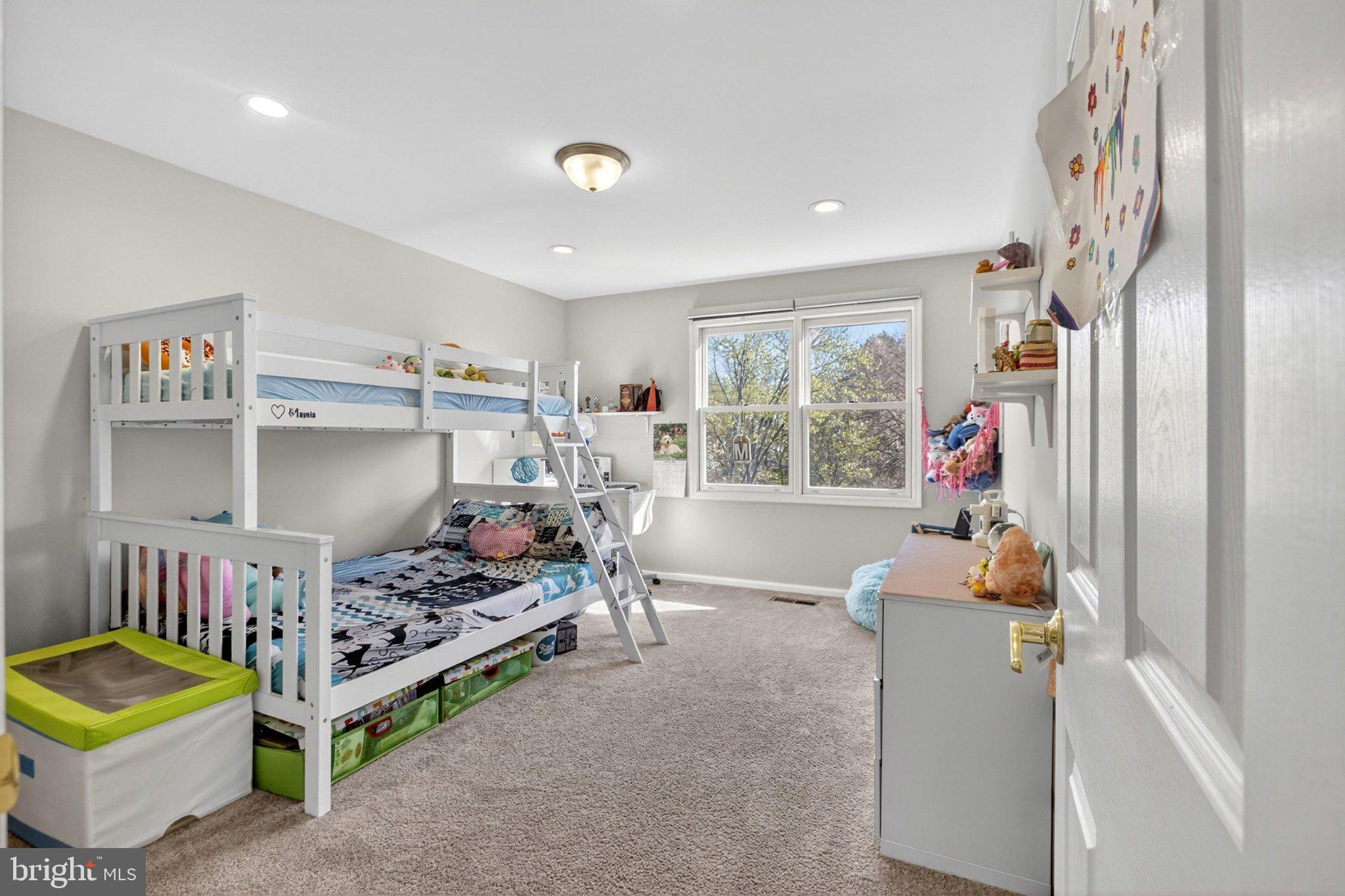 COLLEGEVILLE CROSS - Residential