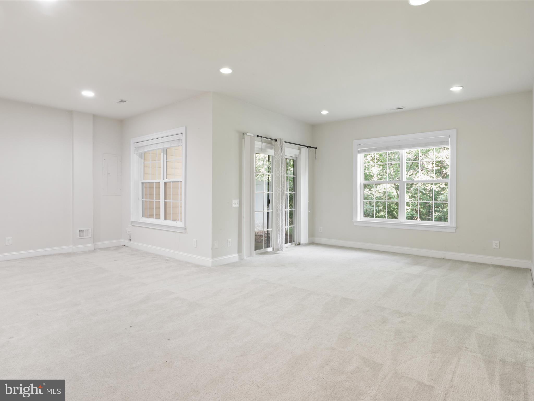 RESERVE AT SOUTH RIDING - Residential Lease