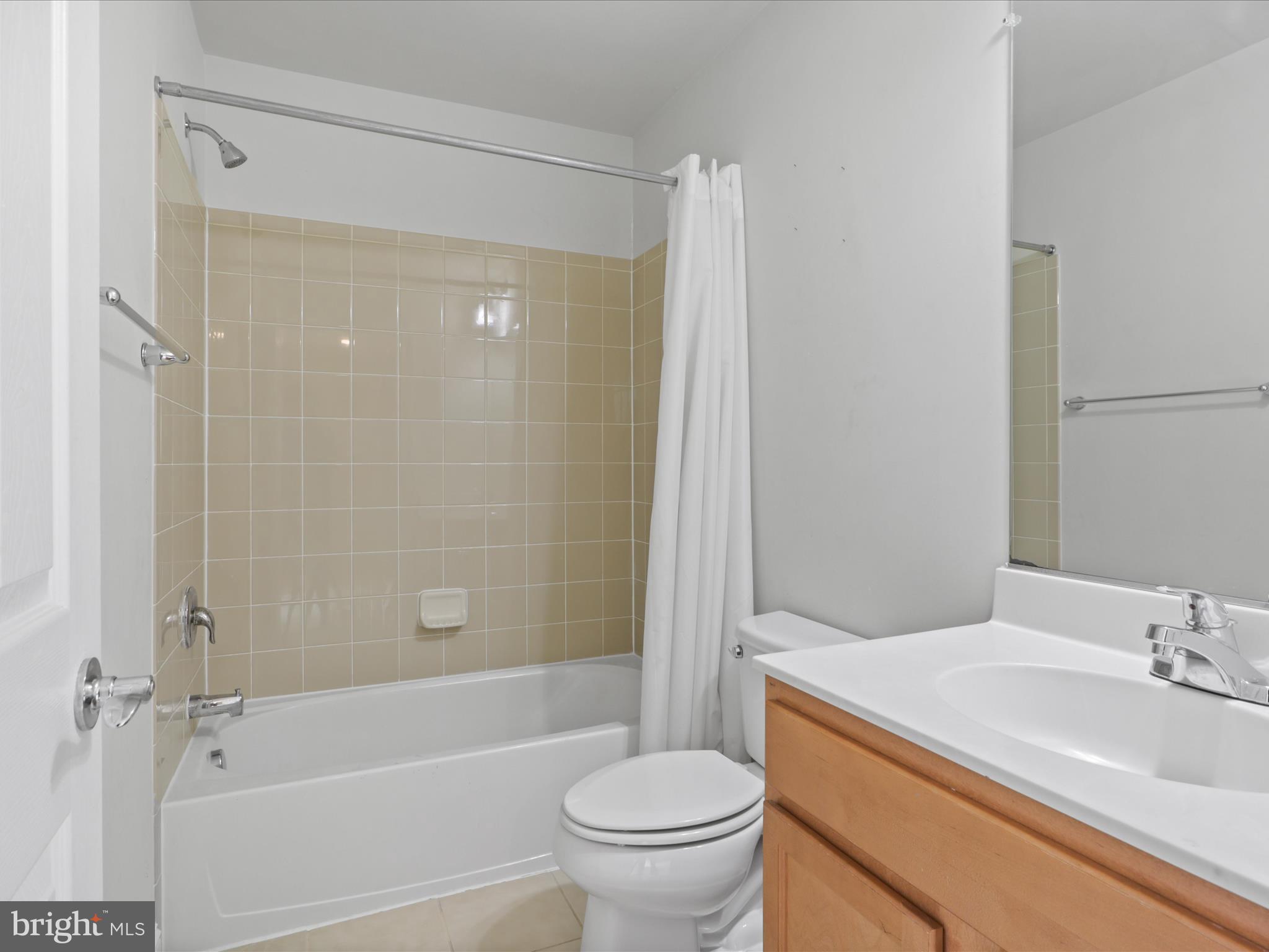 RESERVE AT SOUTH RIDING - Residential Lease