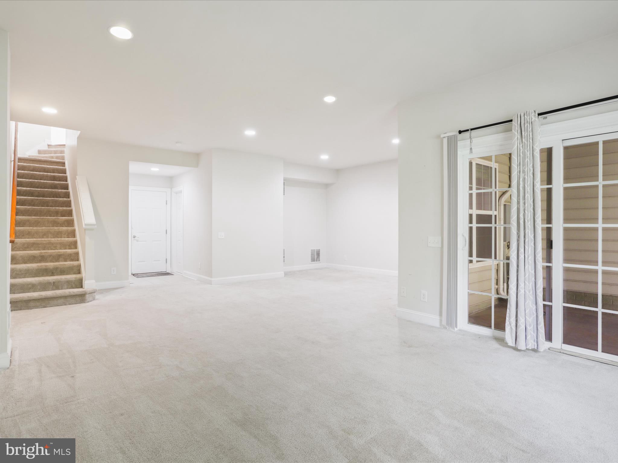 RESERVE AT SOUTH RIDING - Residential Lease