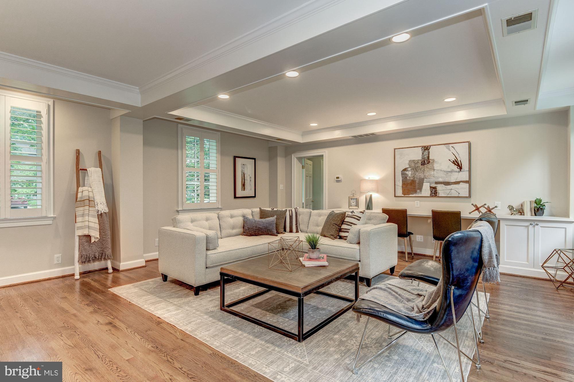 CHEVY CHASE VILLAGE - Residential