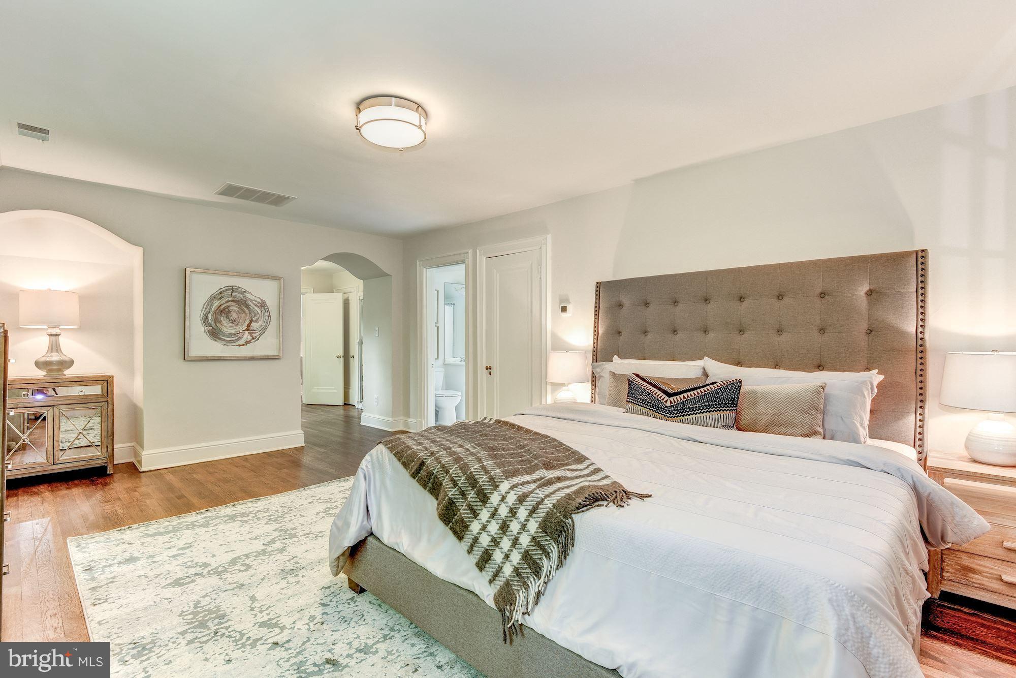 CHEVY CHASE VILLAGE - Residential