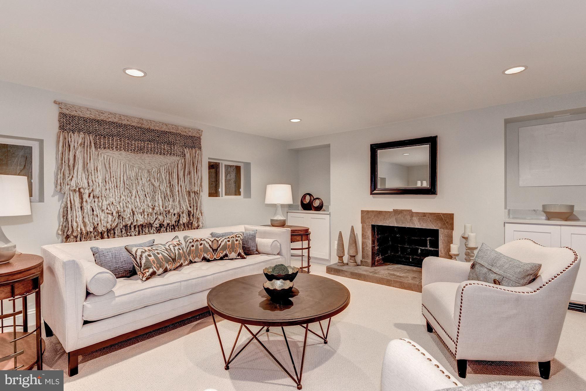 CHEVY CHASE VILLAGE - Residential