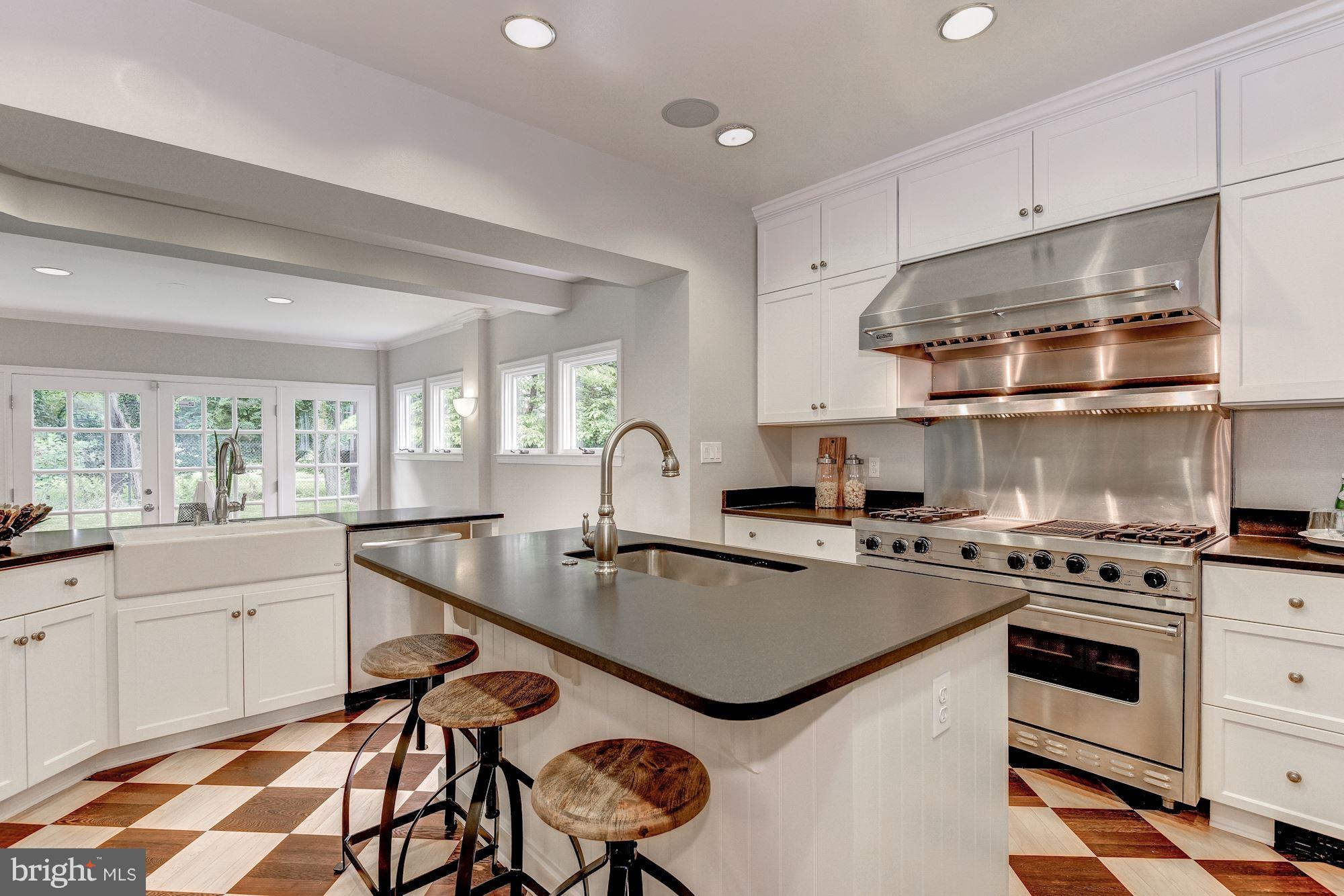 CHEVY CHASE VILLAGE - Residential