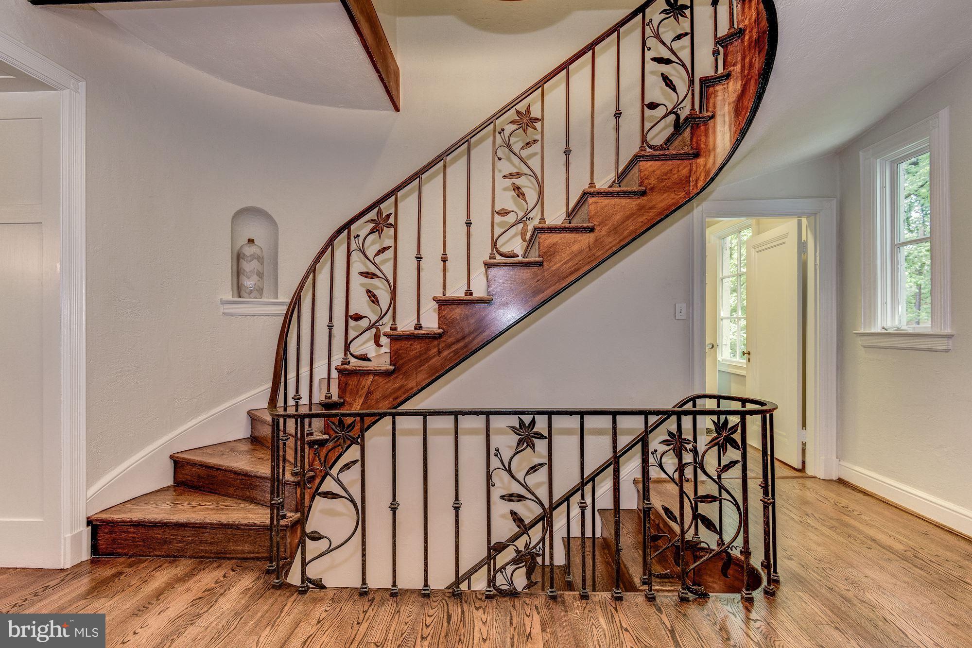 CHEVY CHASE VILLAGE - Residential