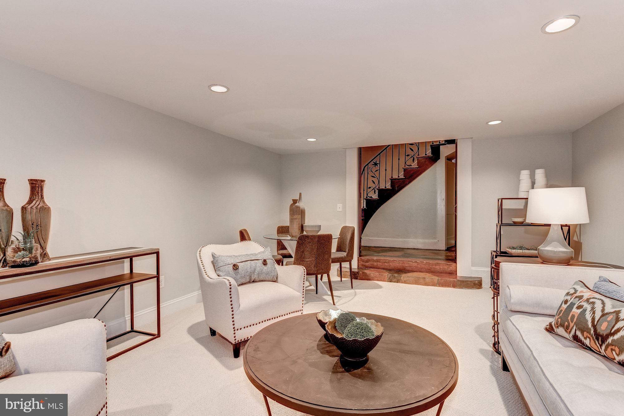 CHEVY CHASE VILLAGE - Residential