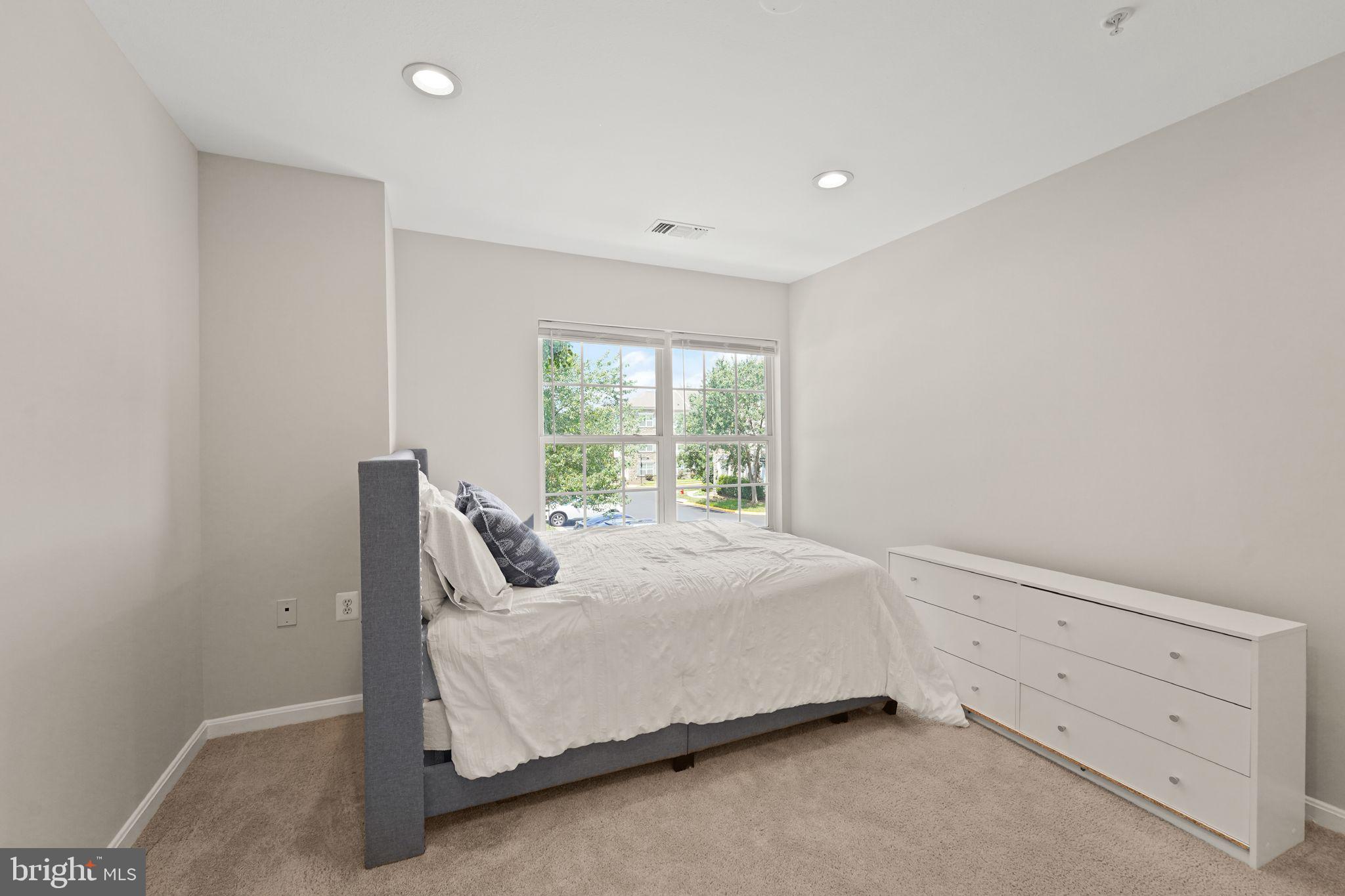 PARKSIDE AT ASHBURN - Residential