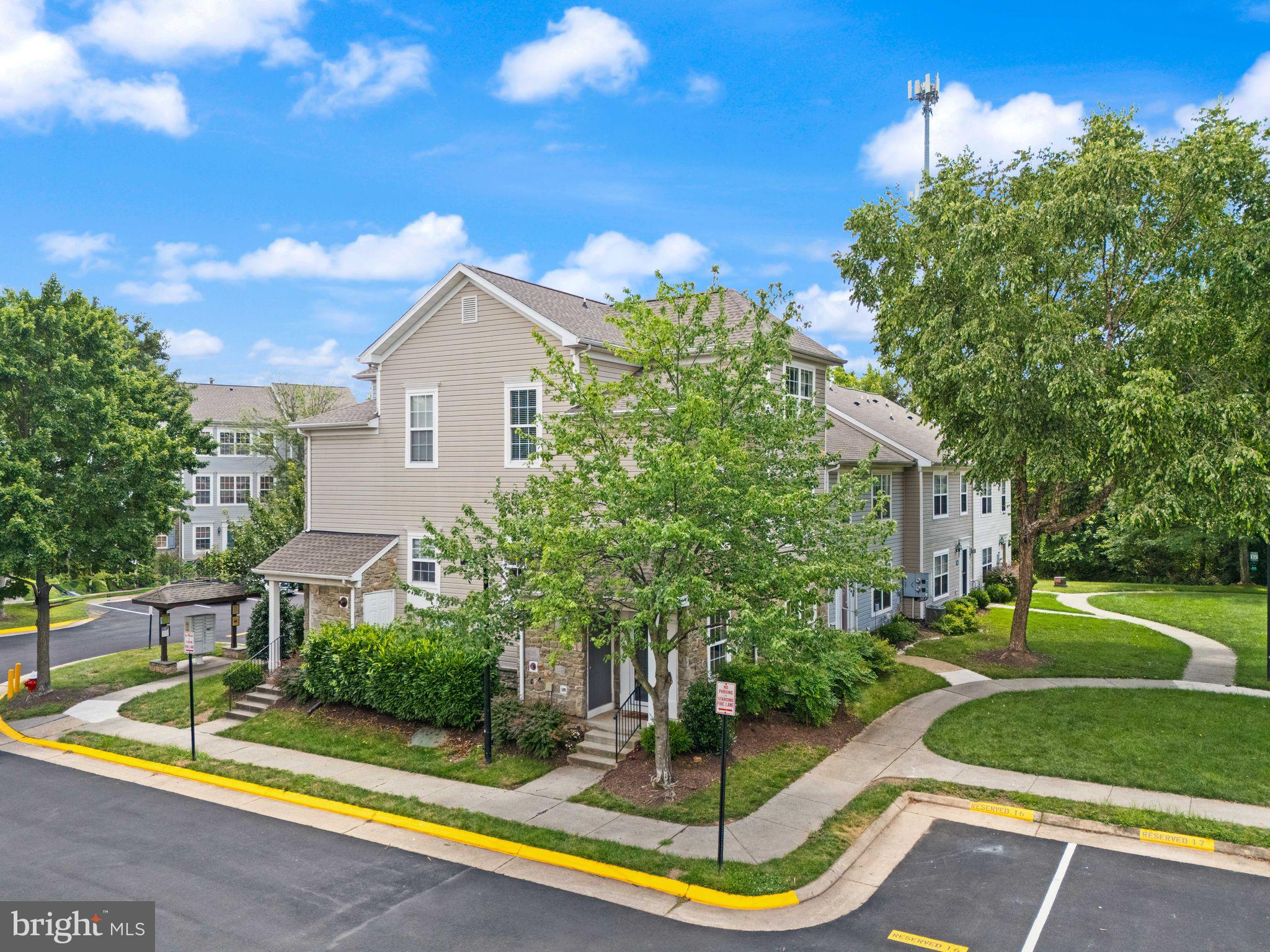 43573 PATCHING POND SQUARE