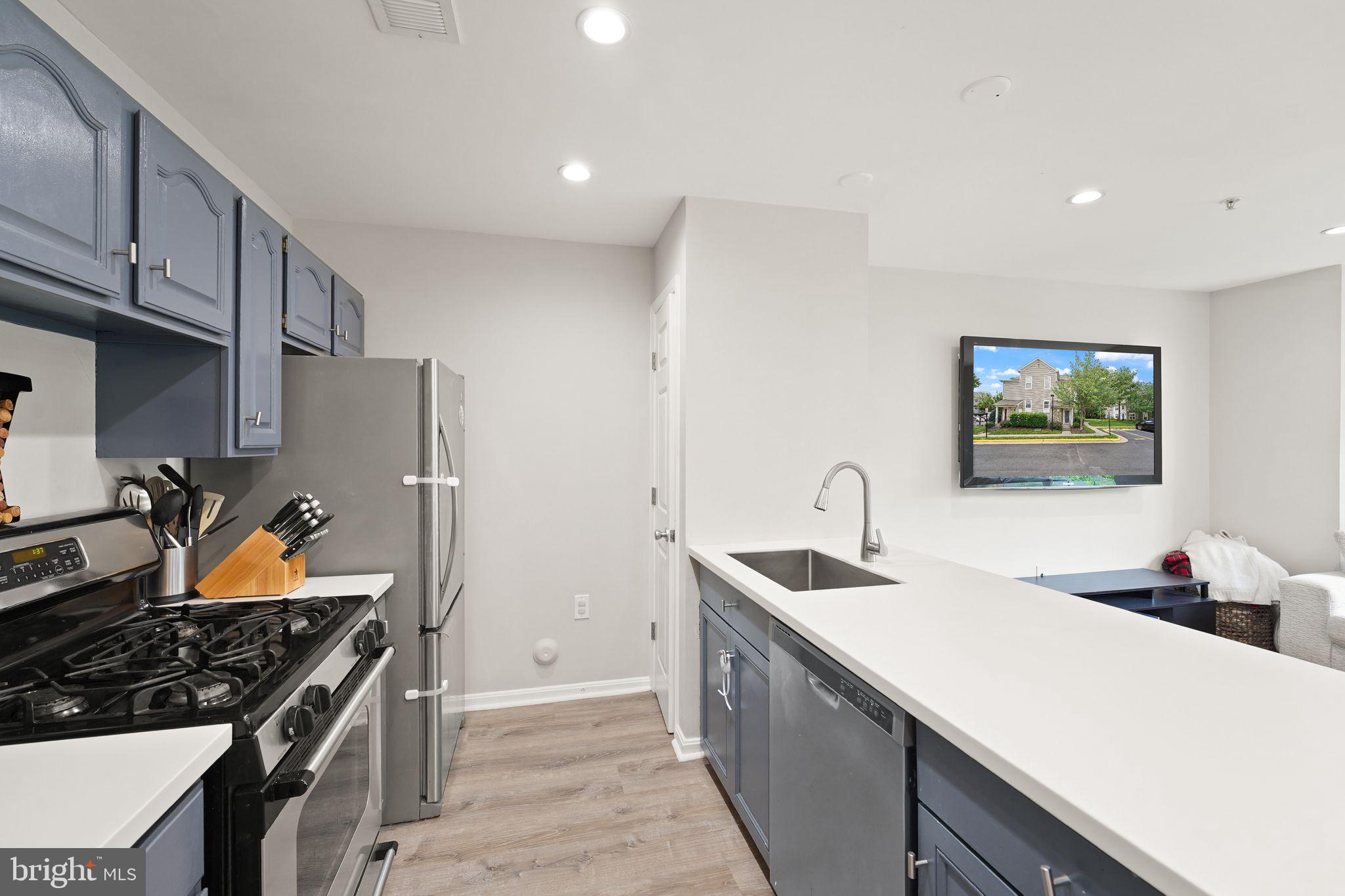 PARKSIDE AT ASHBURN - Residential