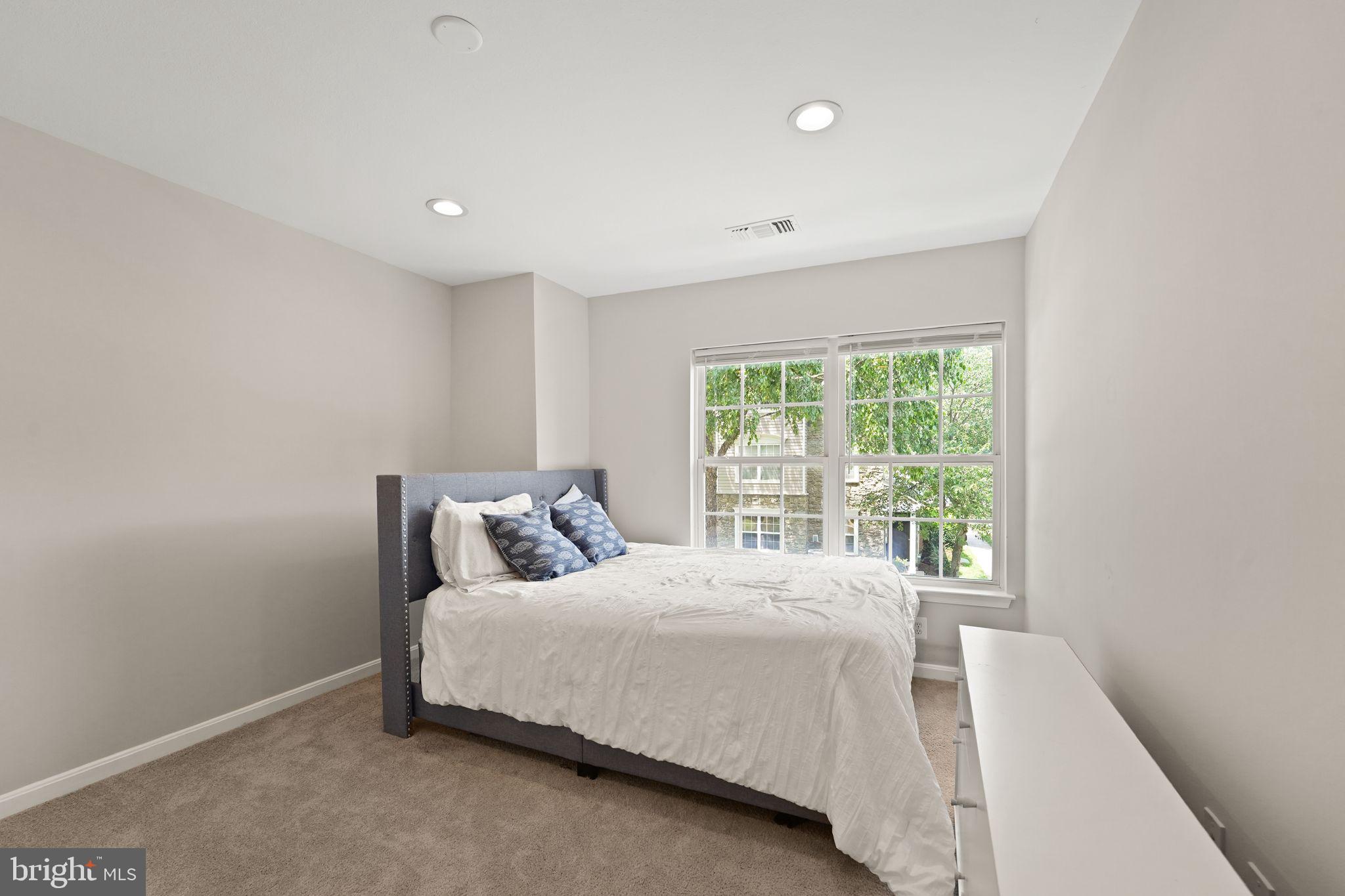 PARKSIDE AT ASHBURN - Residential