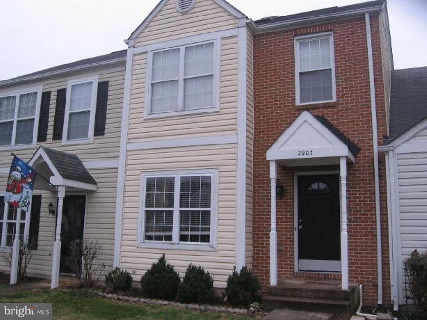 Three level town home in excellent location . Close to VRE and shopping . Features ceramic floors , wood fl , carpet  . Each BR has  its own bath . Fireplace . crown molding , jetted tub in MBR , stainless steel appliances , wet bar , sky lights in upstairs bedrooms . Ceiling fans throughout the home . Lots of closet space . Six ft privacy fence . A MUST SEE