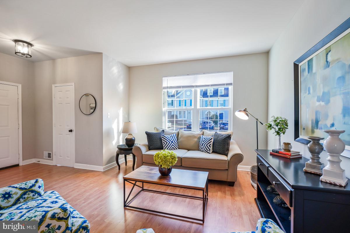 POTOMAC LAKES - Residential