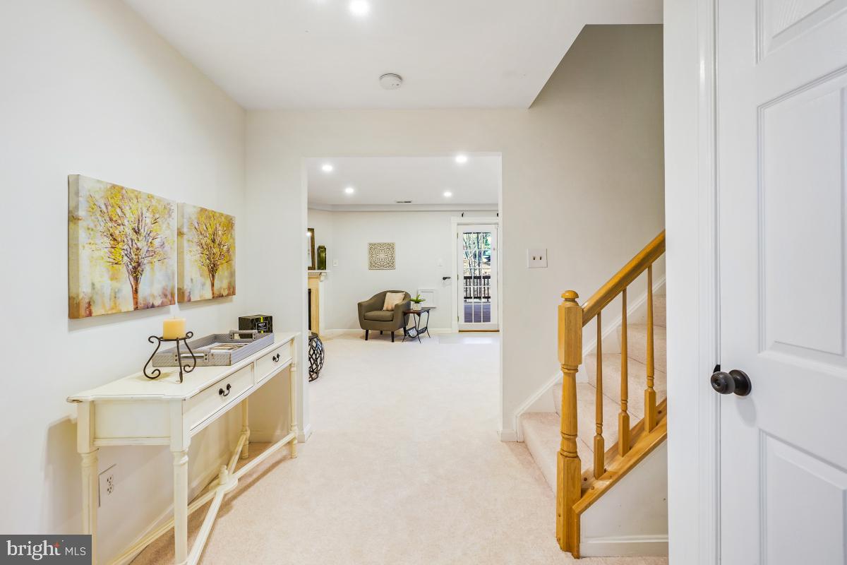 POTOMAC LAKES - Residential