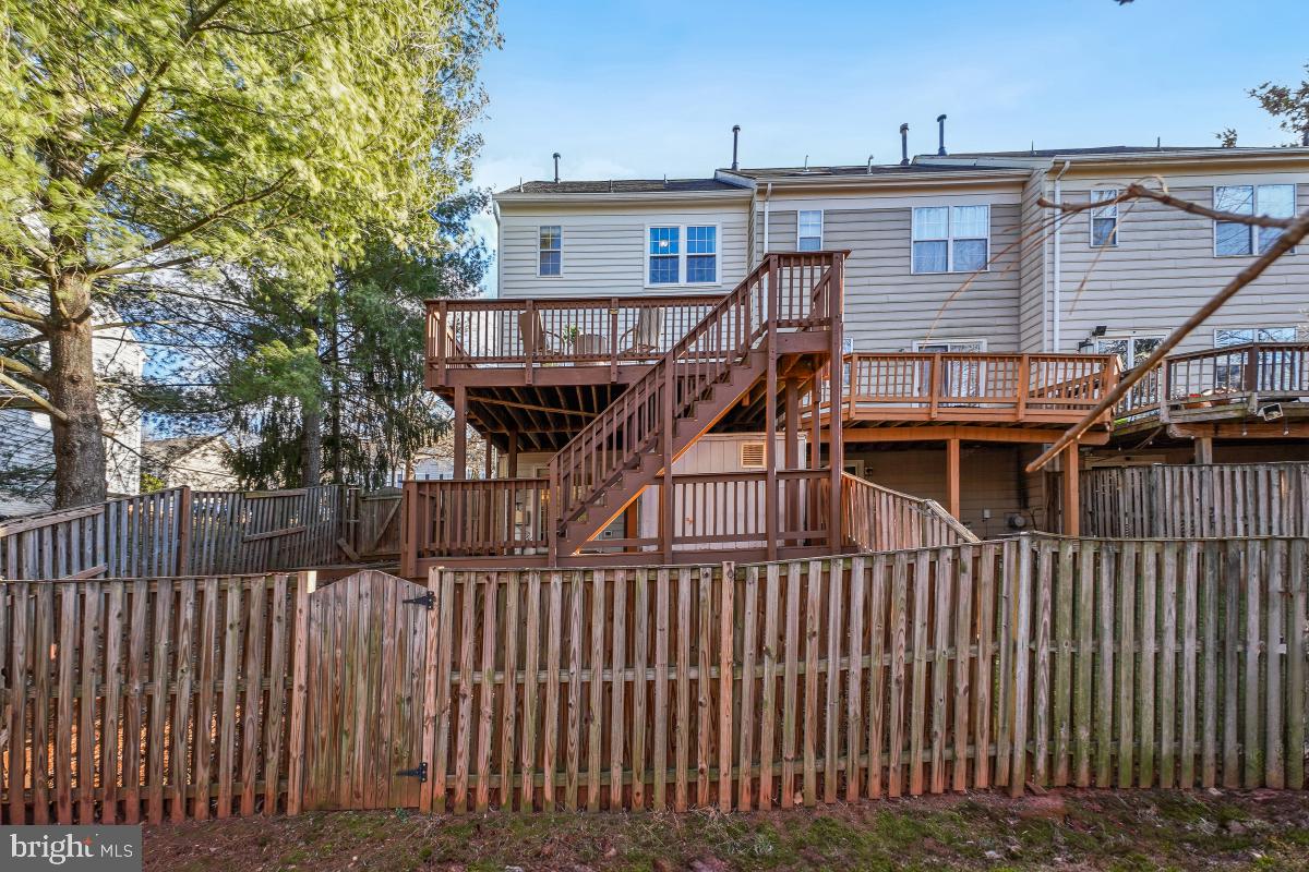 POTOMAC LAKES - Residential