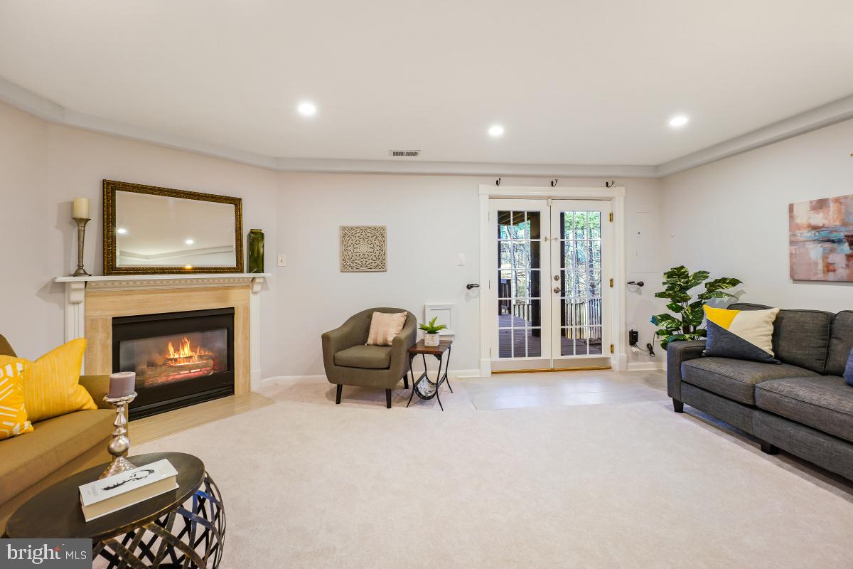 POTOMAC LAKES - Residential