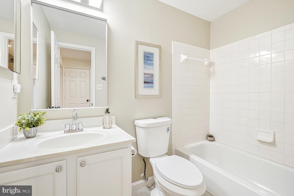 POTOMAC LAKES - Residential