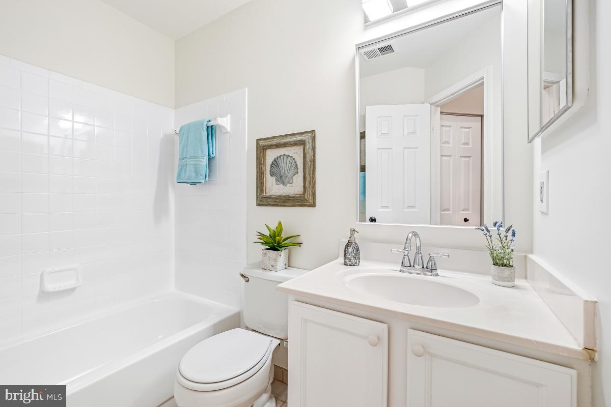 POTOMAC LAKES - Residential