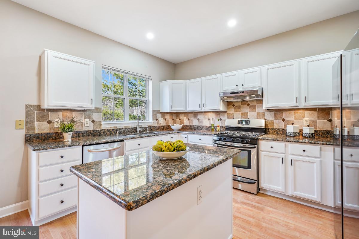 POTOMAC LAKES - Residential