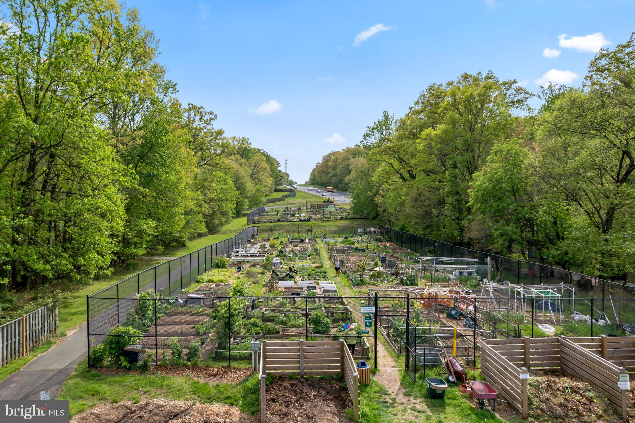 RESTON - Residential