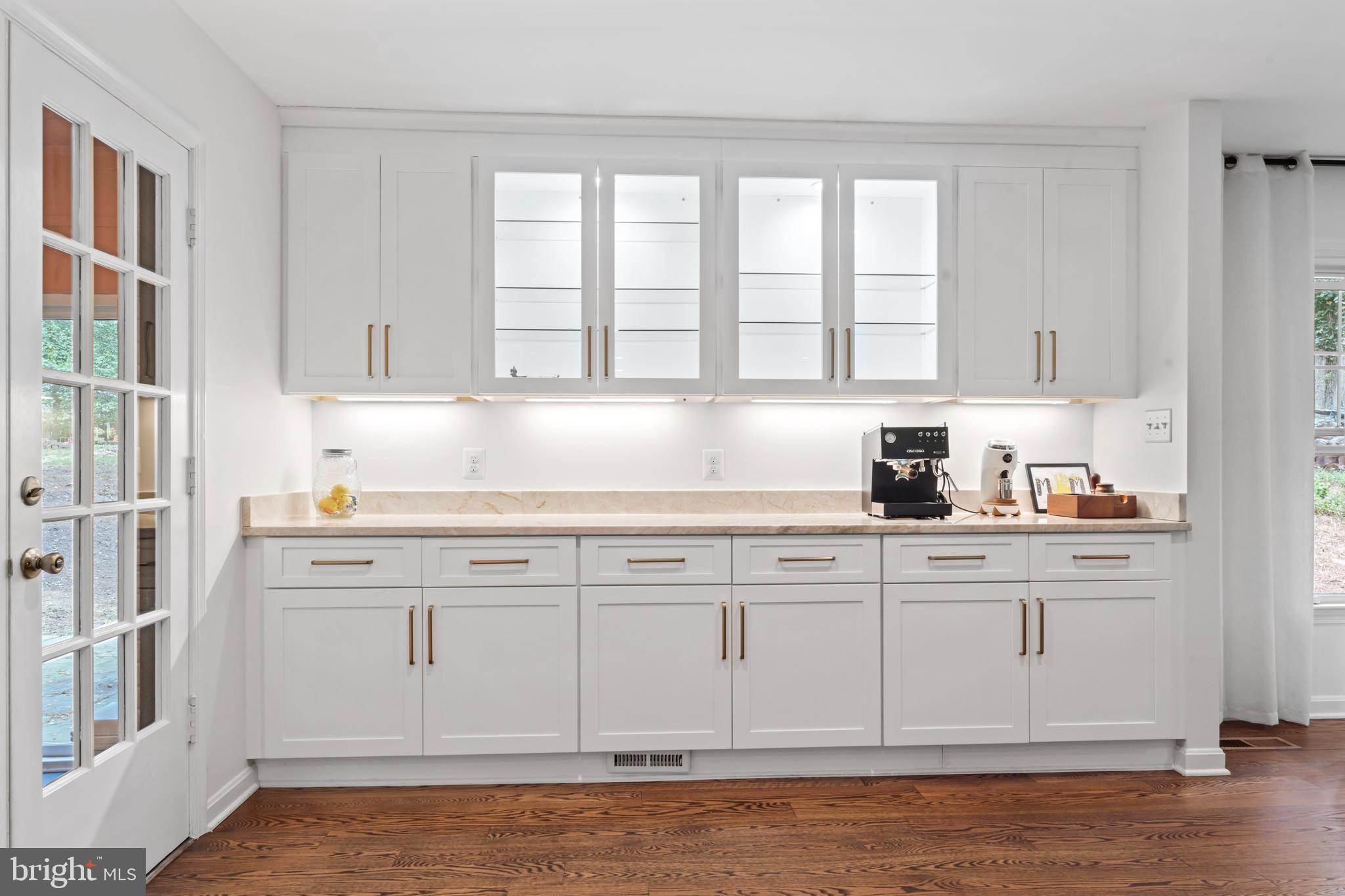 RESTON - Residential