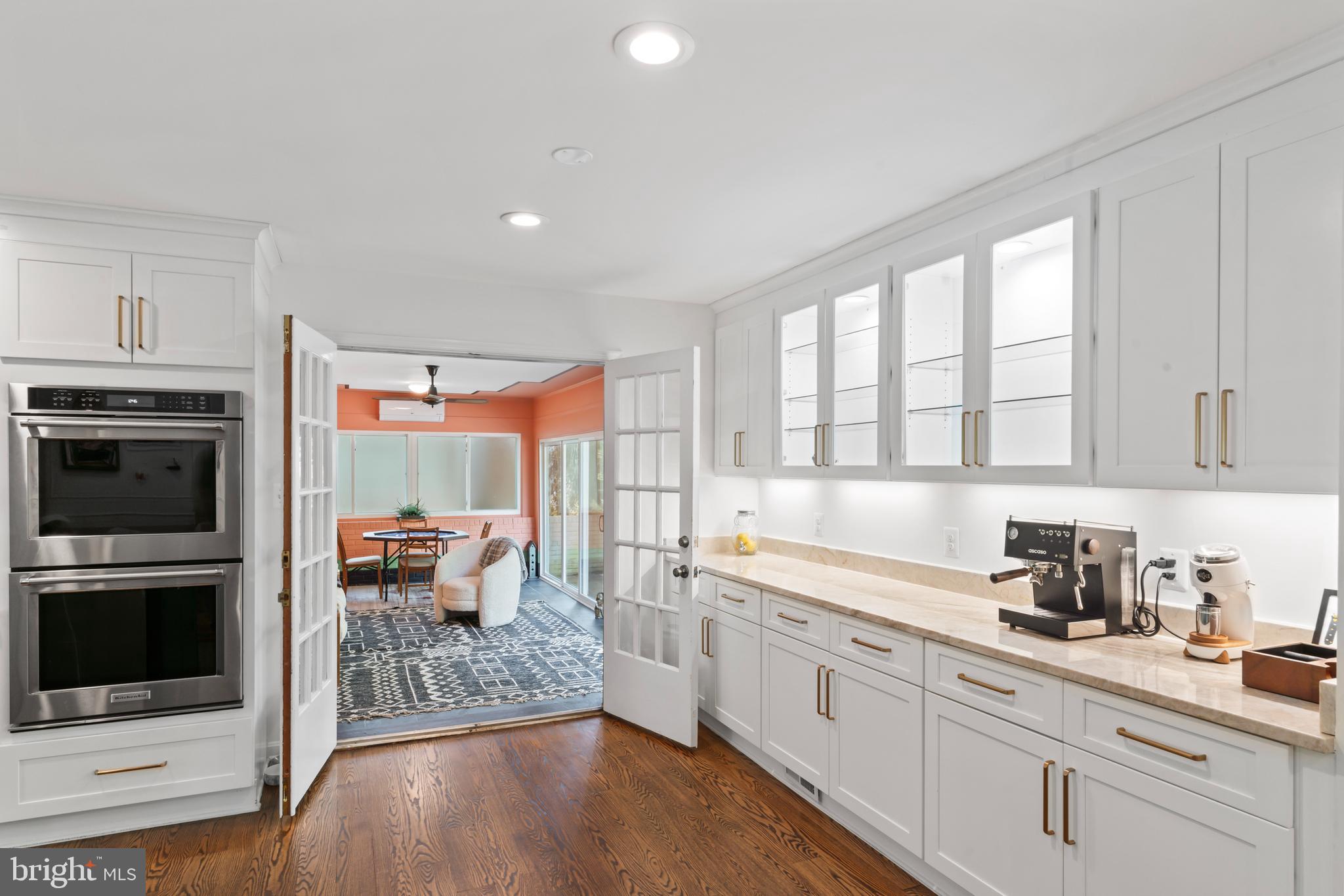 RESTON - Residential