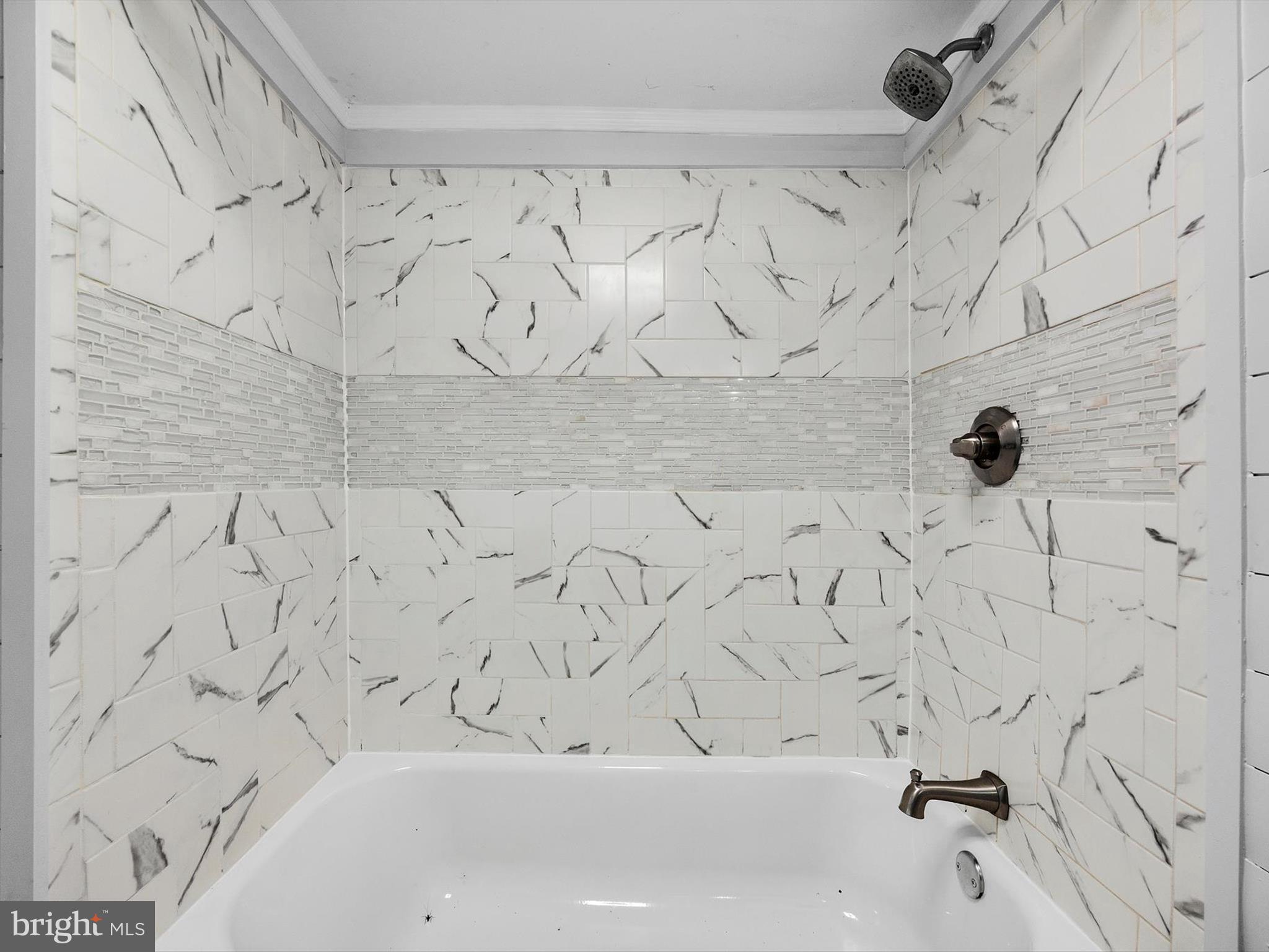 BEAUTY BEACH - Residential Lease