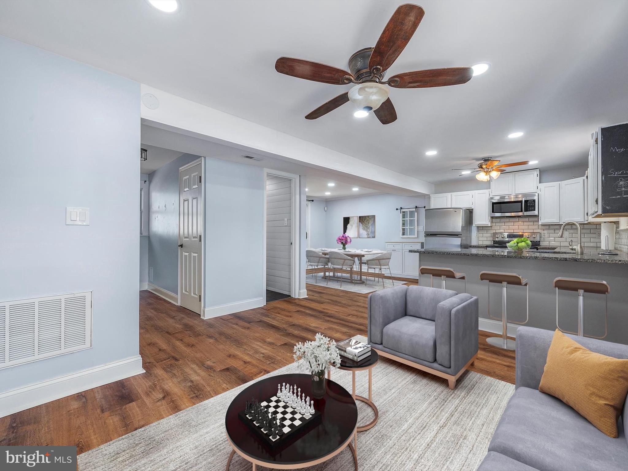 BEAUTY BEACH - Residential Lease