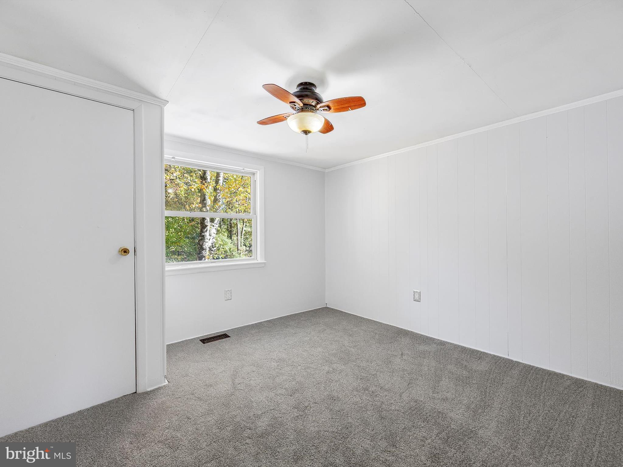 BEAUTY BEACH - Residential Lease