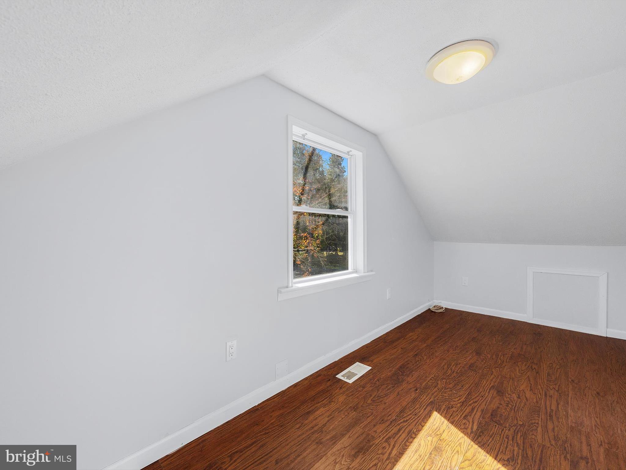 BEAUTY BEACH - Residential Lease