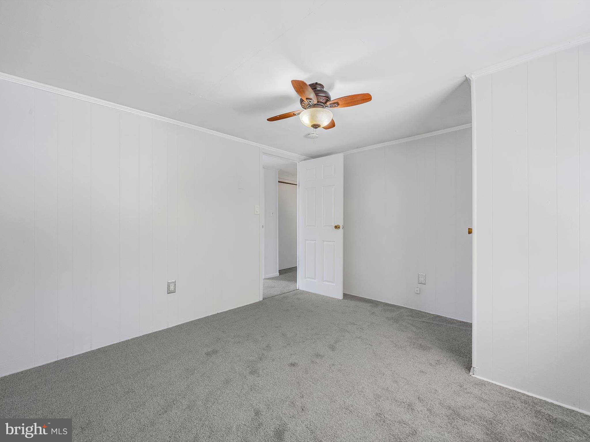 BEAUTY BEACH - Residential Lease