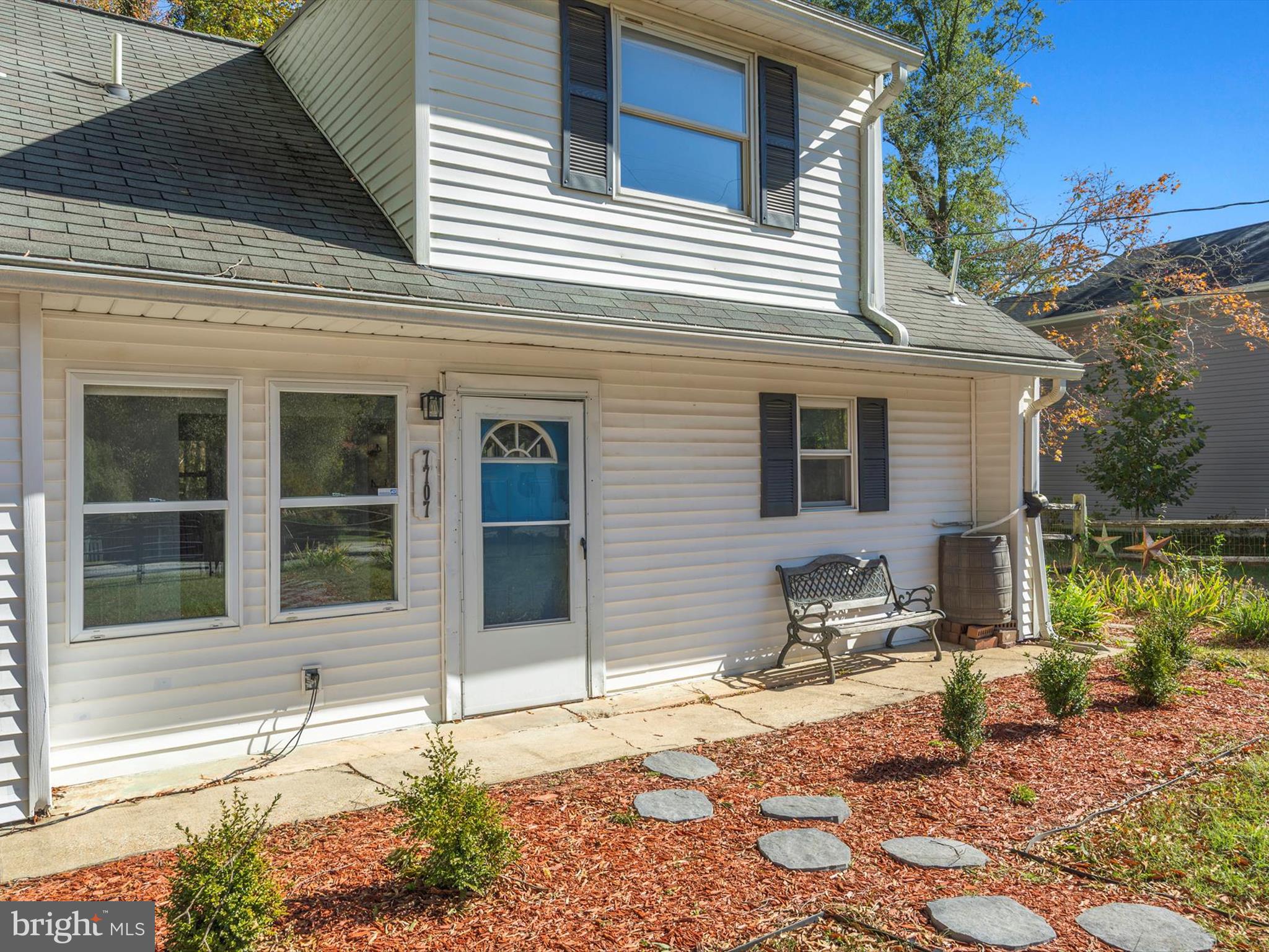 BEAUTY BEACH - Residential Lease