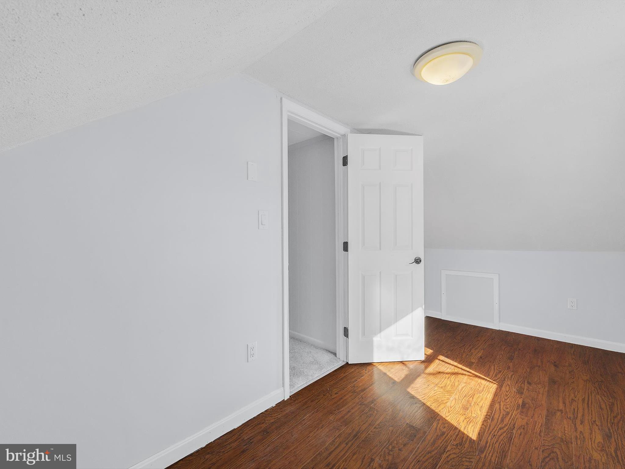 BEAUTY BEACH - Residential Lease