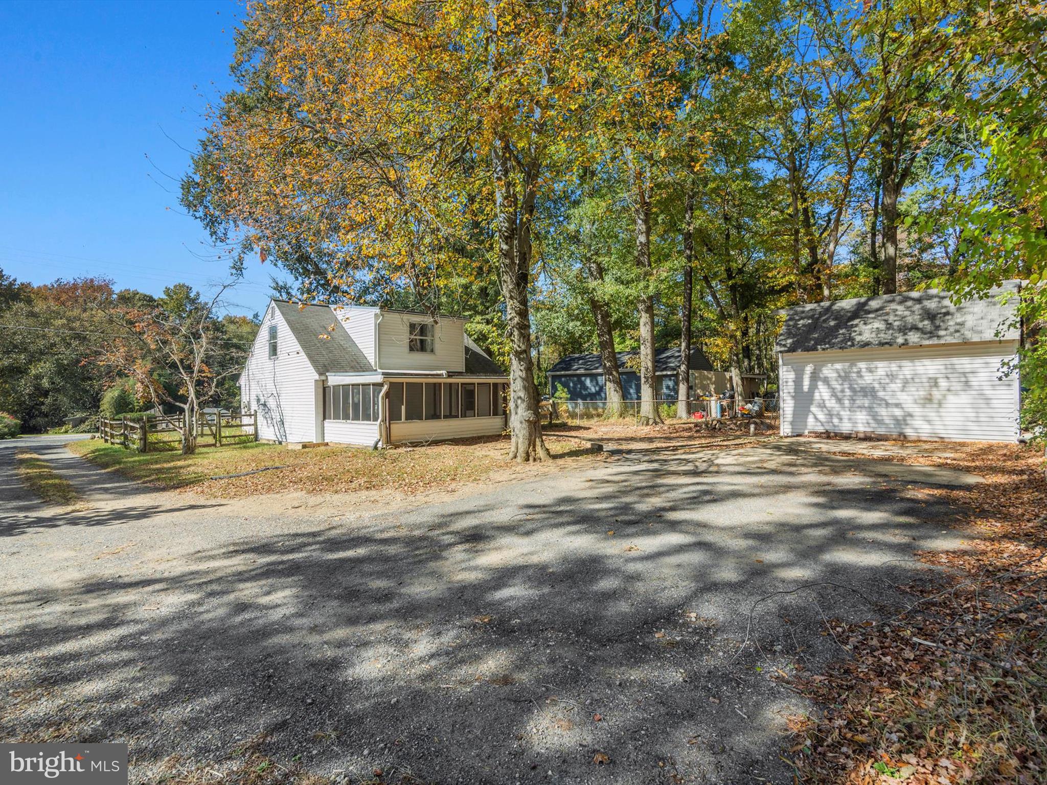 BEAUTY BEACH - Residential Lease