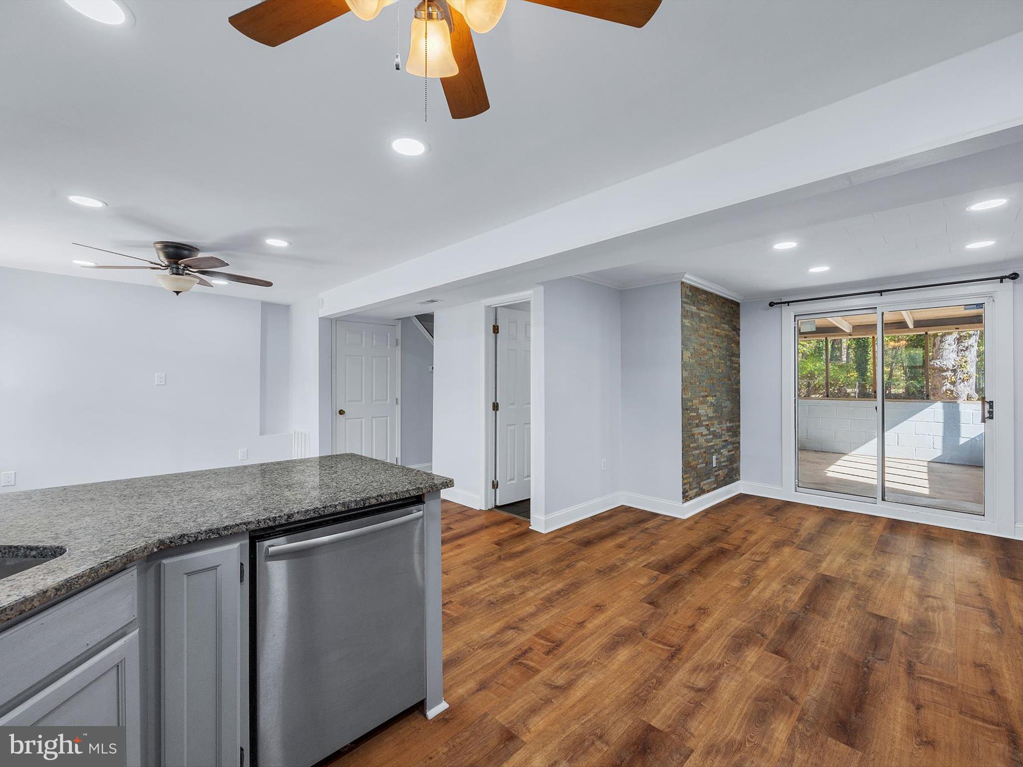 BEAUTY BEACH - Residential Lease