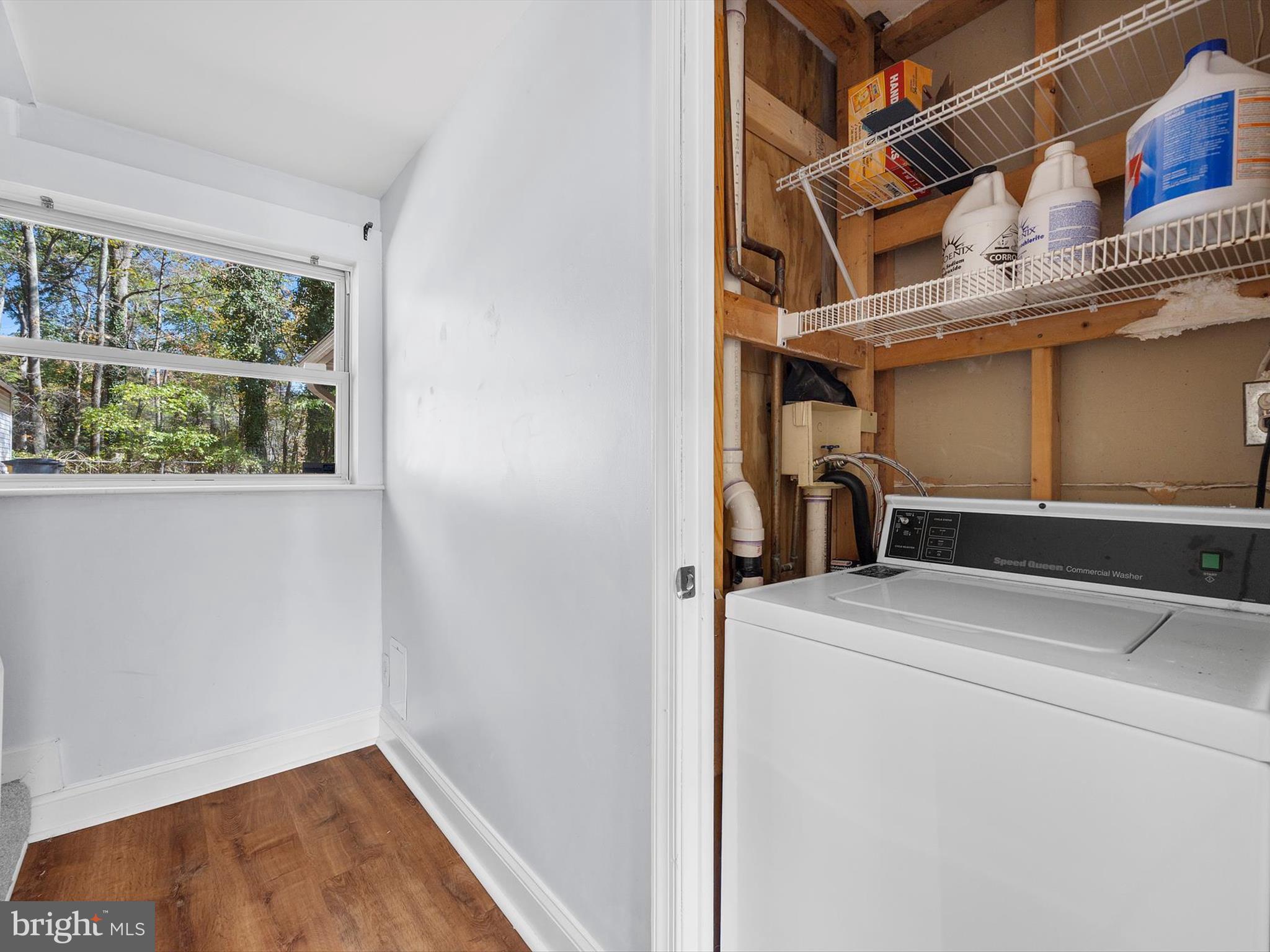 BEAUTY BEACH - Residential Lease