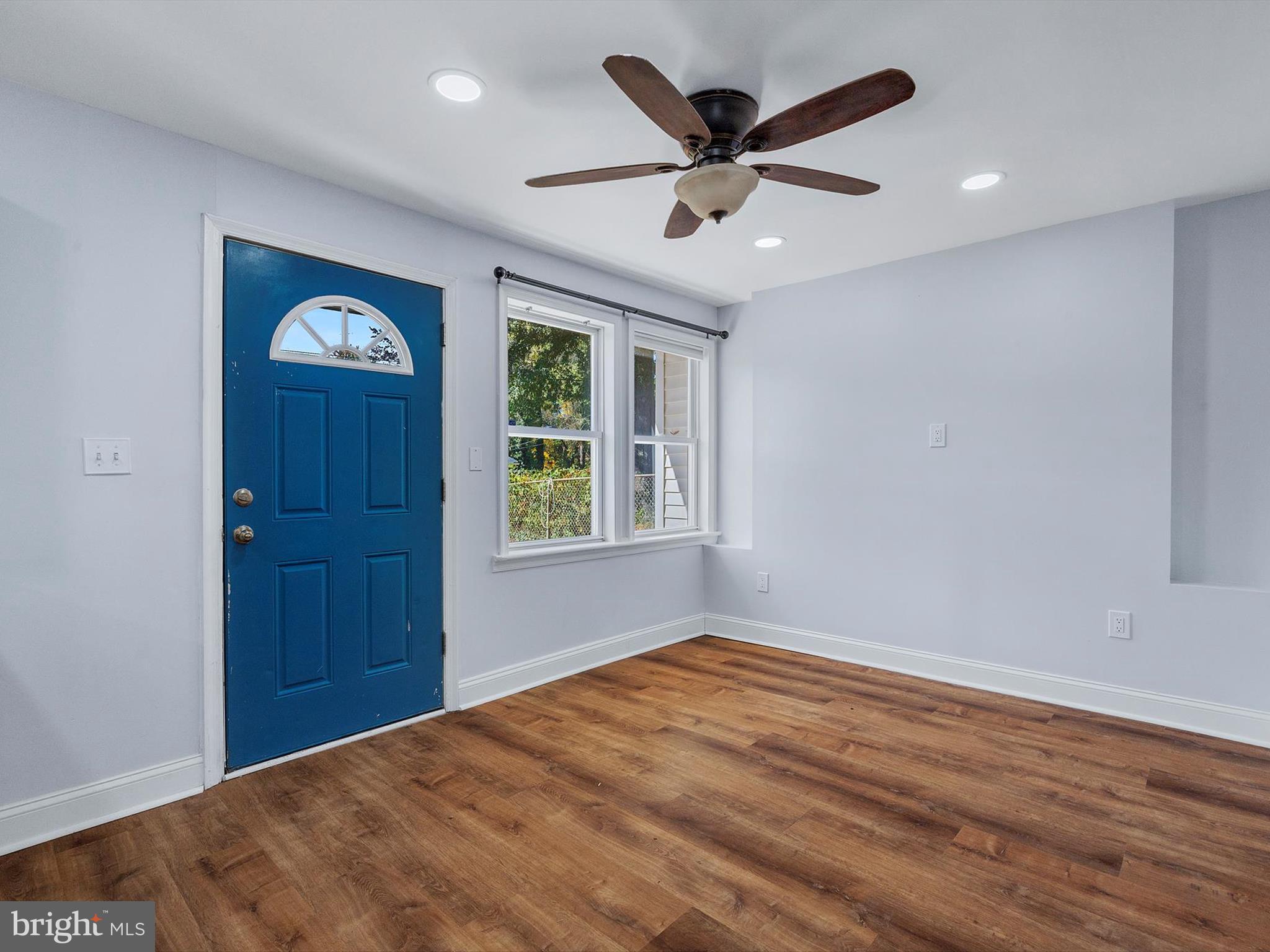 BEAUTY BEACH - Residential Lease