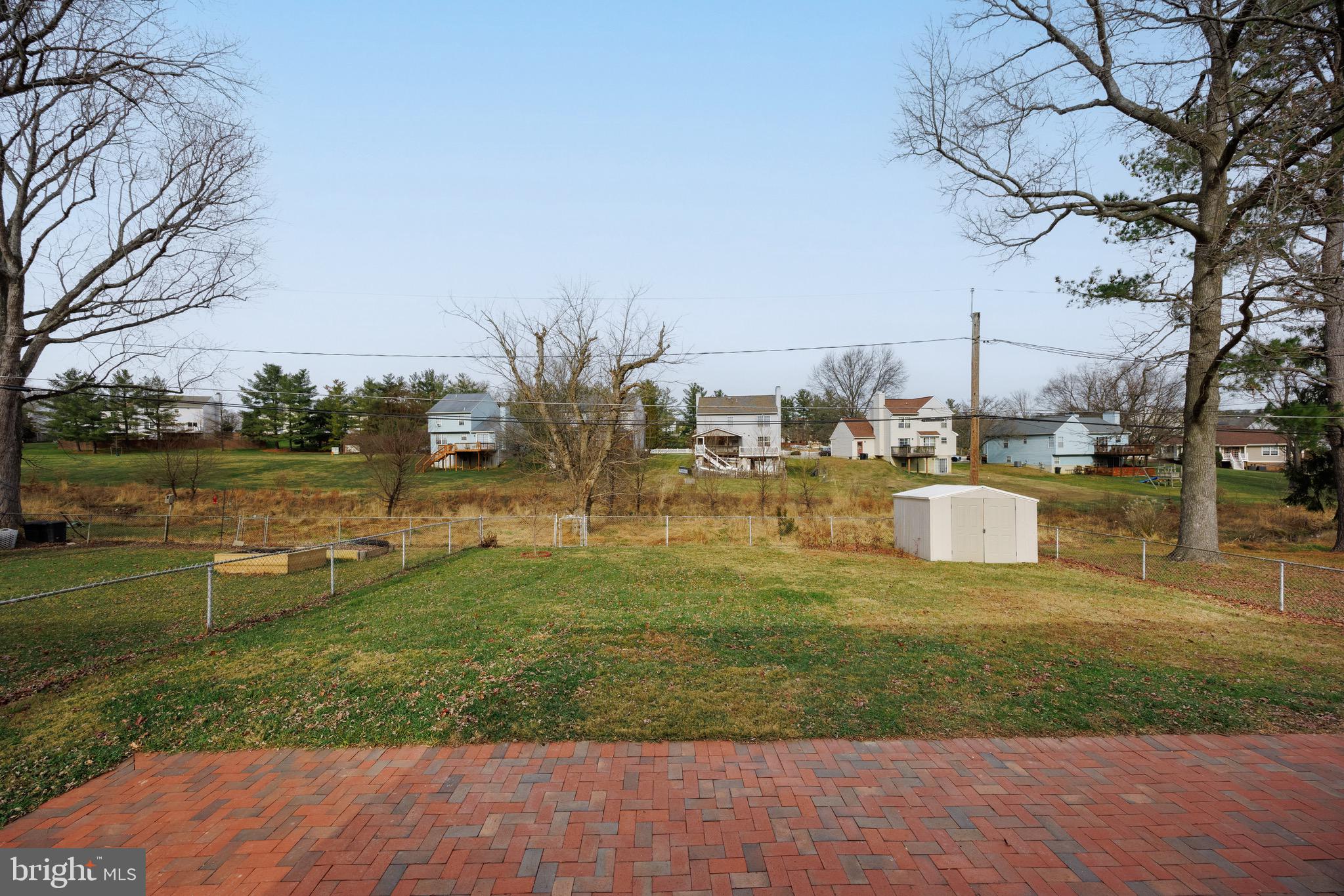 SUBURBIA - Residential