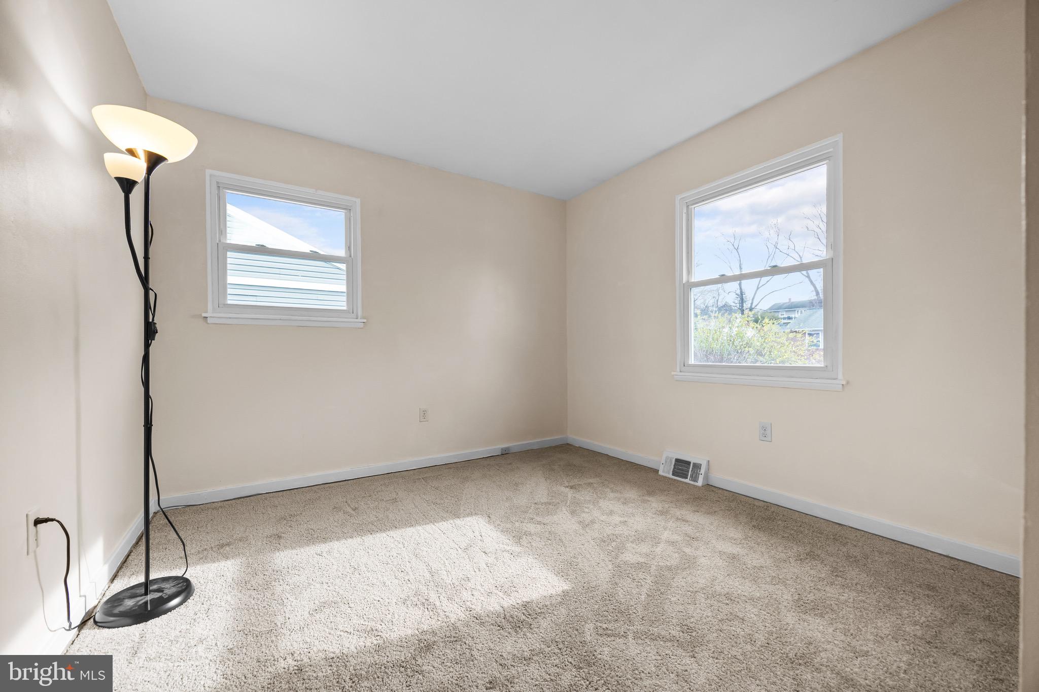 SUBURBIA - Residential