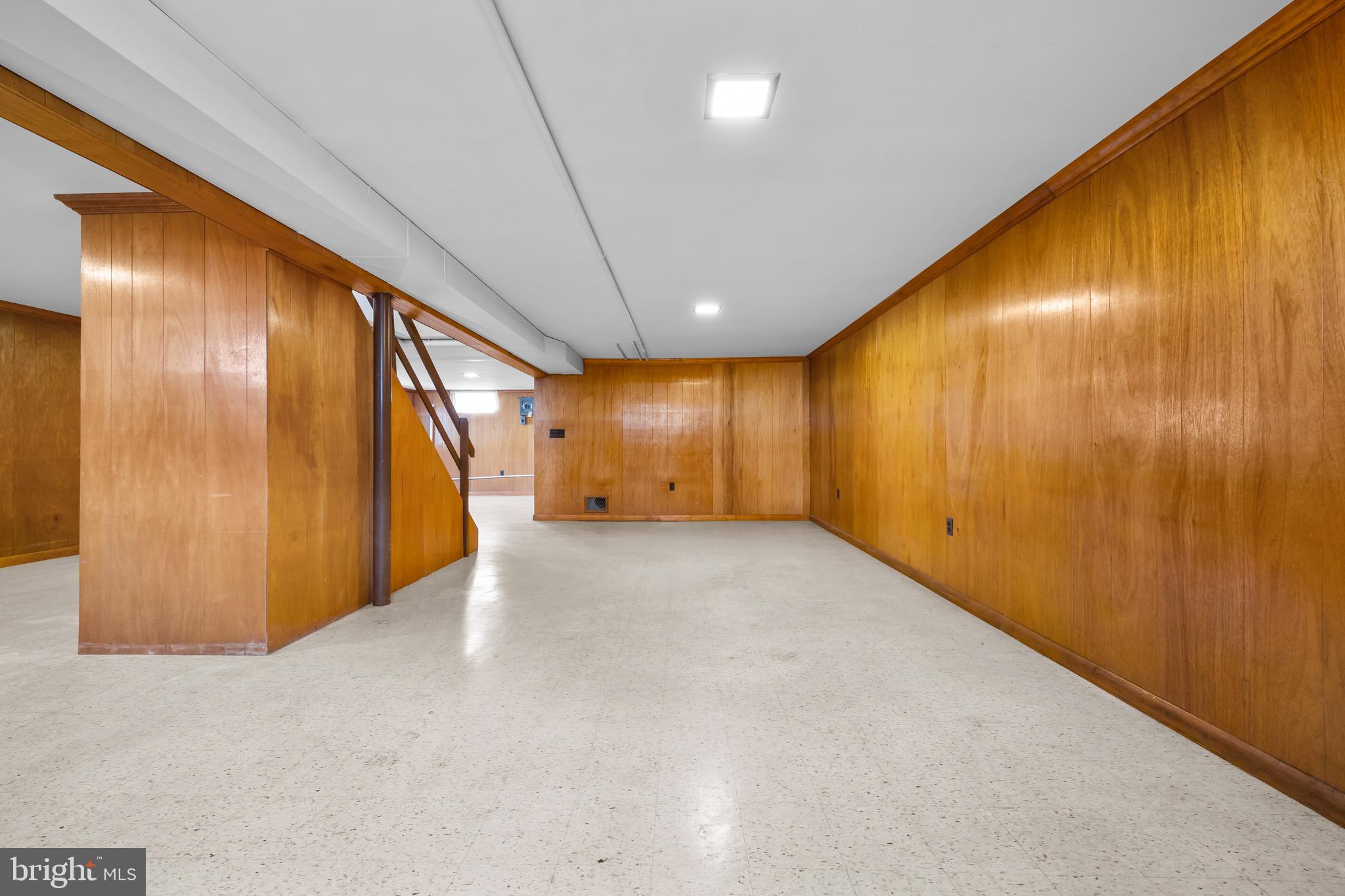 SUBURBIA - Residential