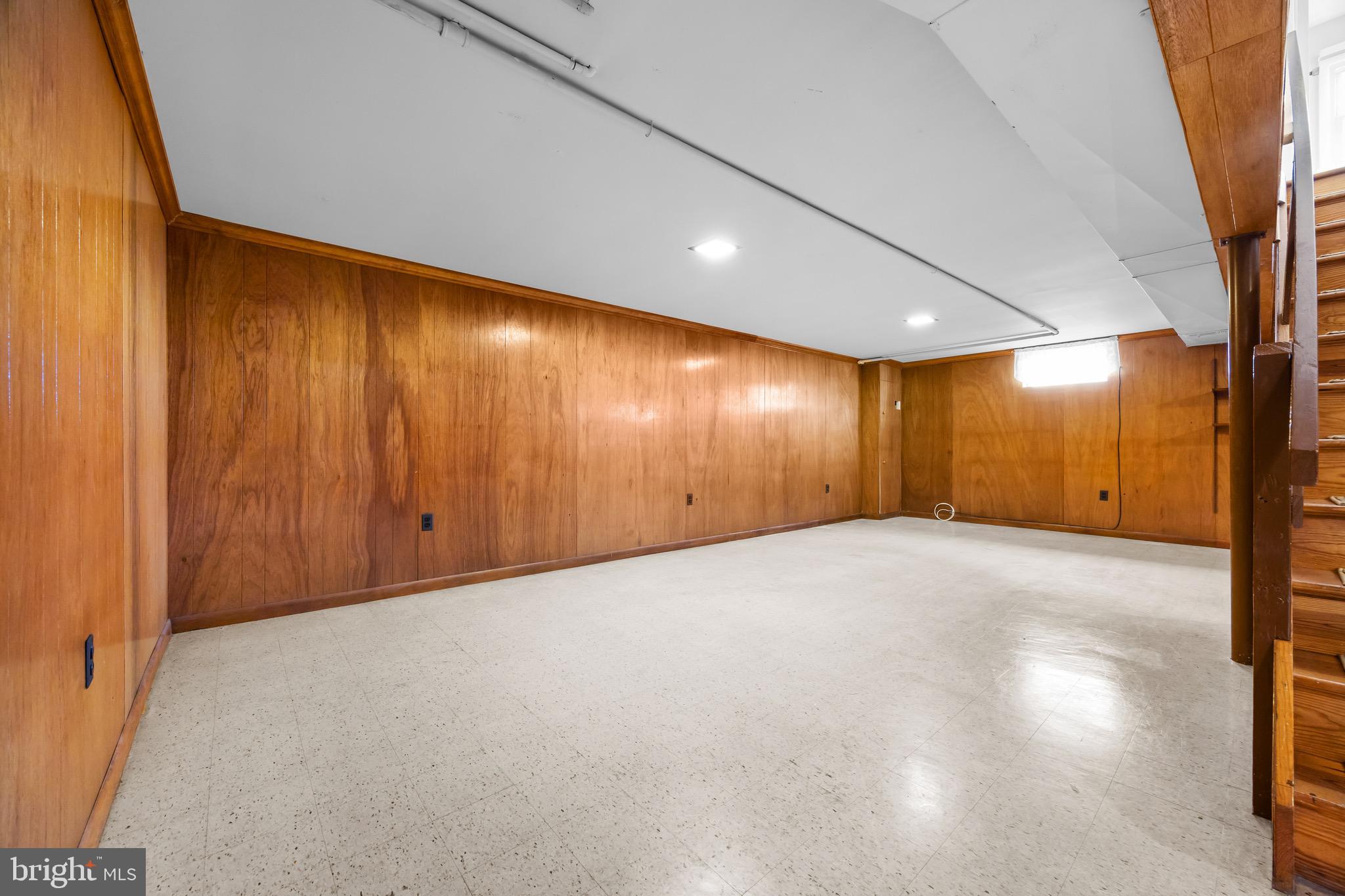 SUBURBIA - Residential