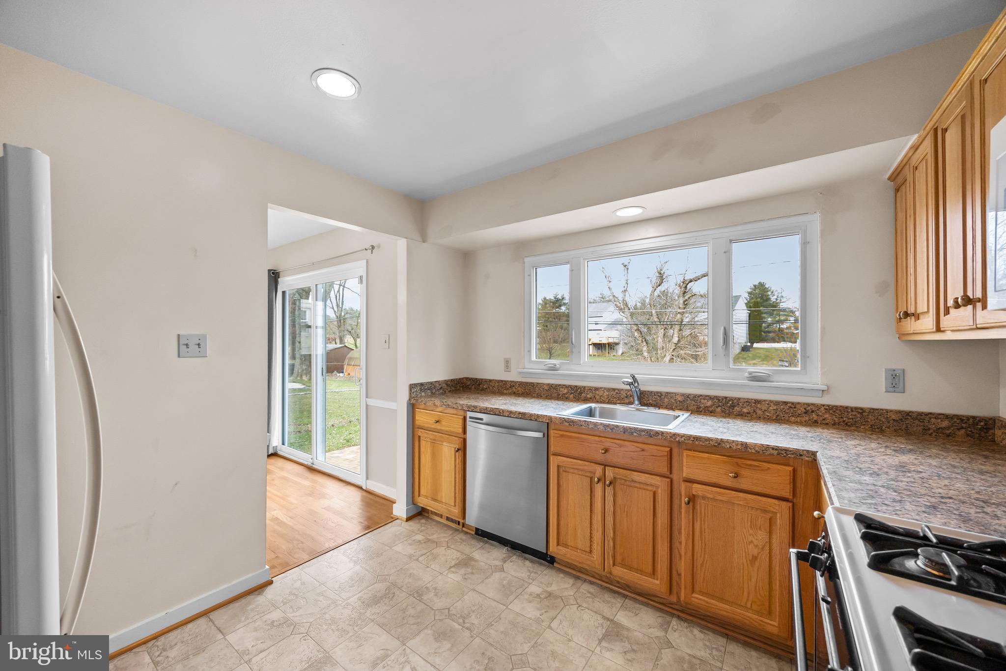 SUBURBIA - Residential