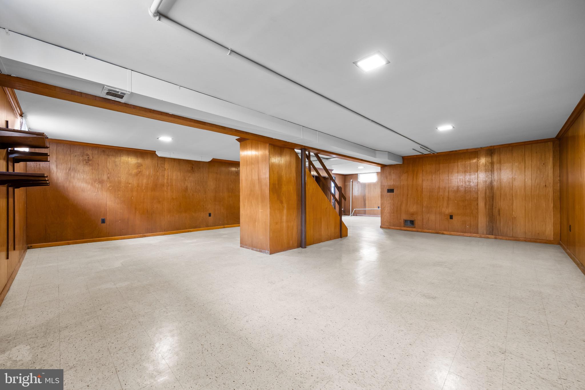 SUBURBIA - Residential