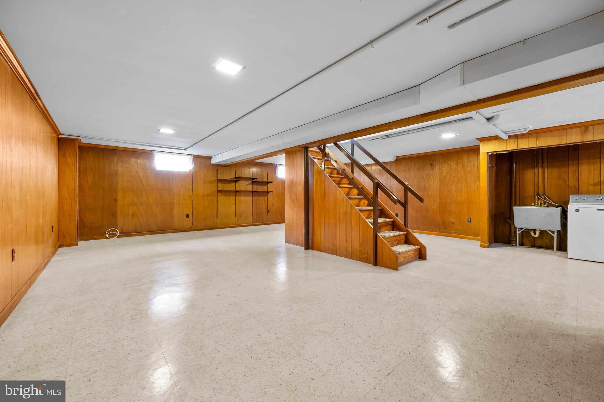 SUBURBIA - Residential