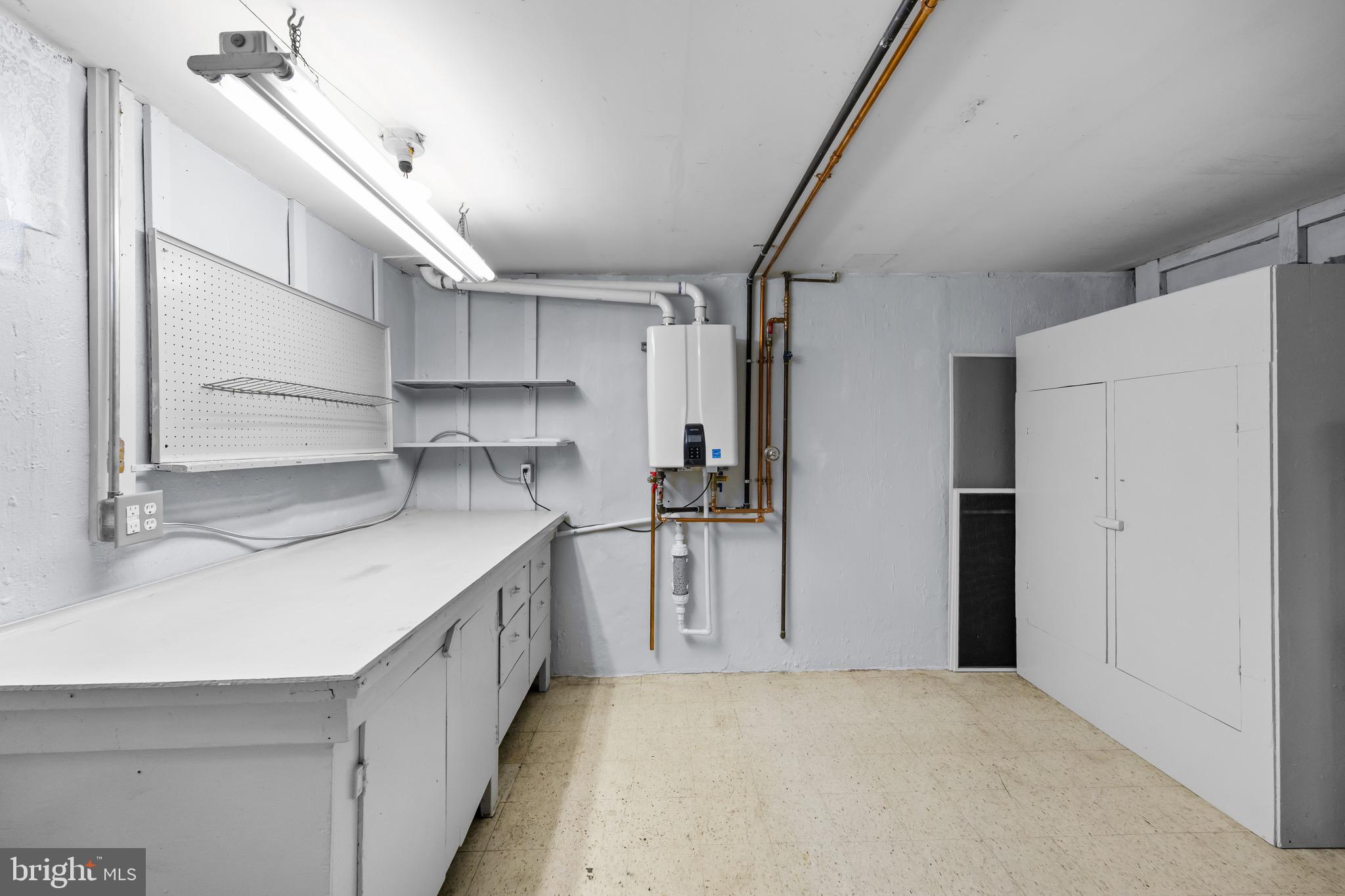 SUBURBIA - Residential