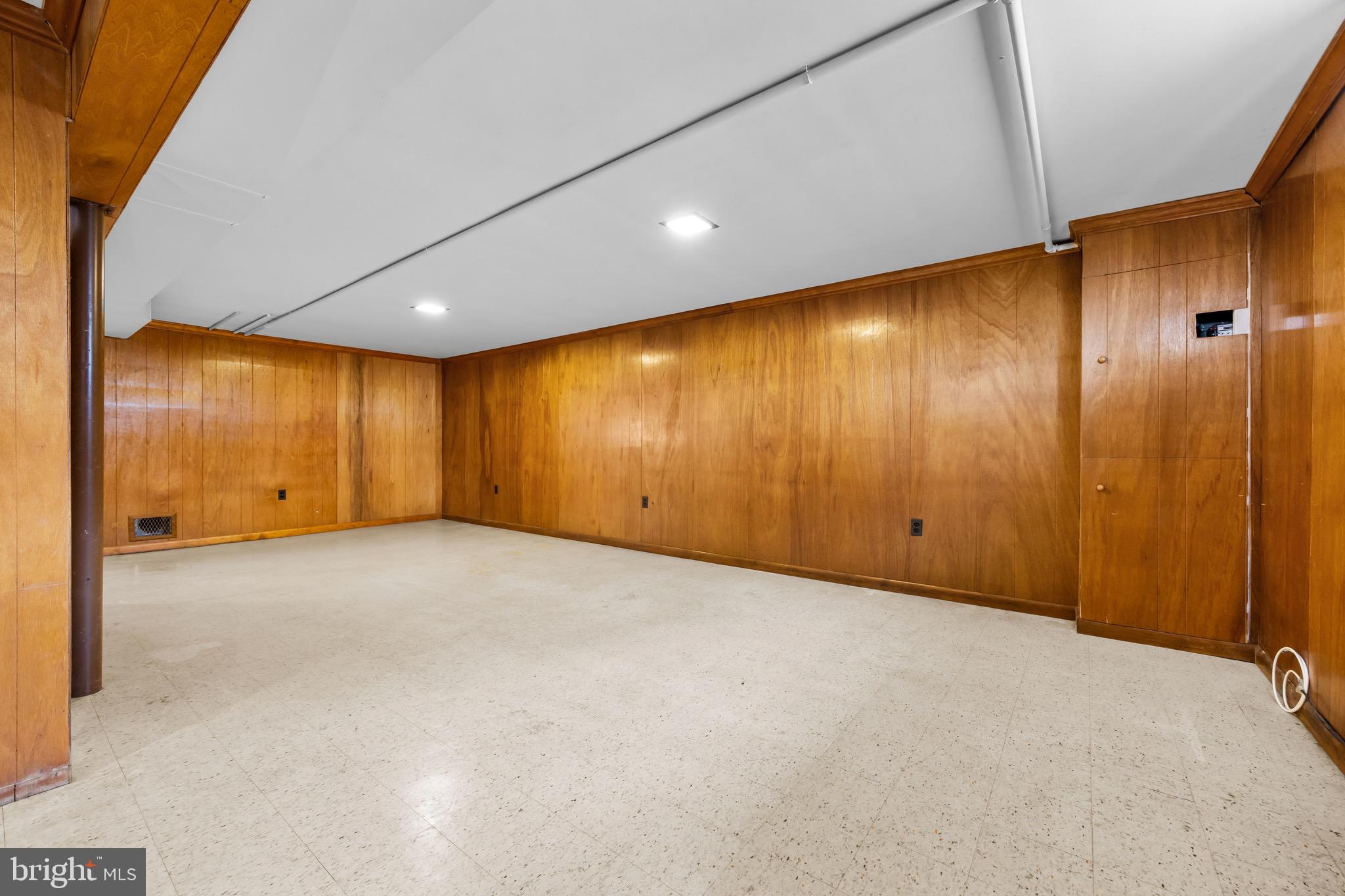 SUBURBIA - Residential