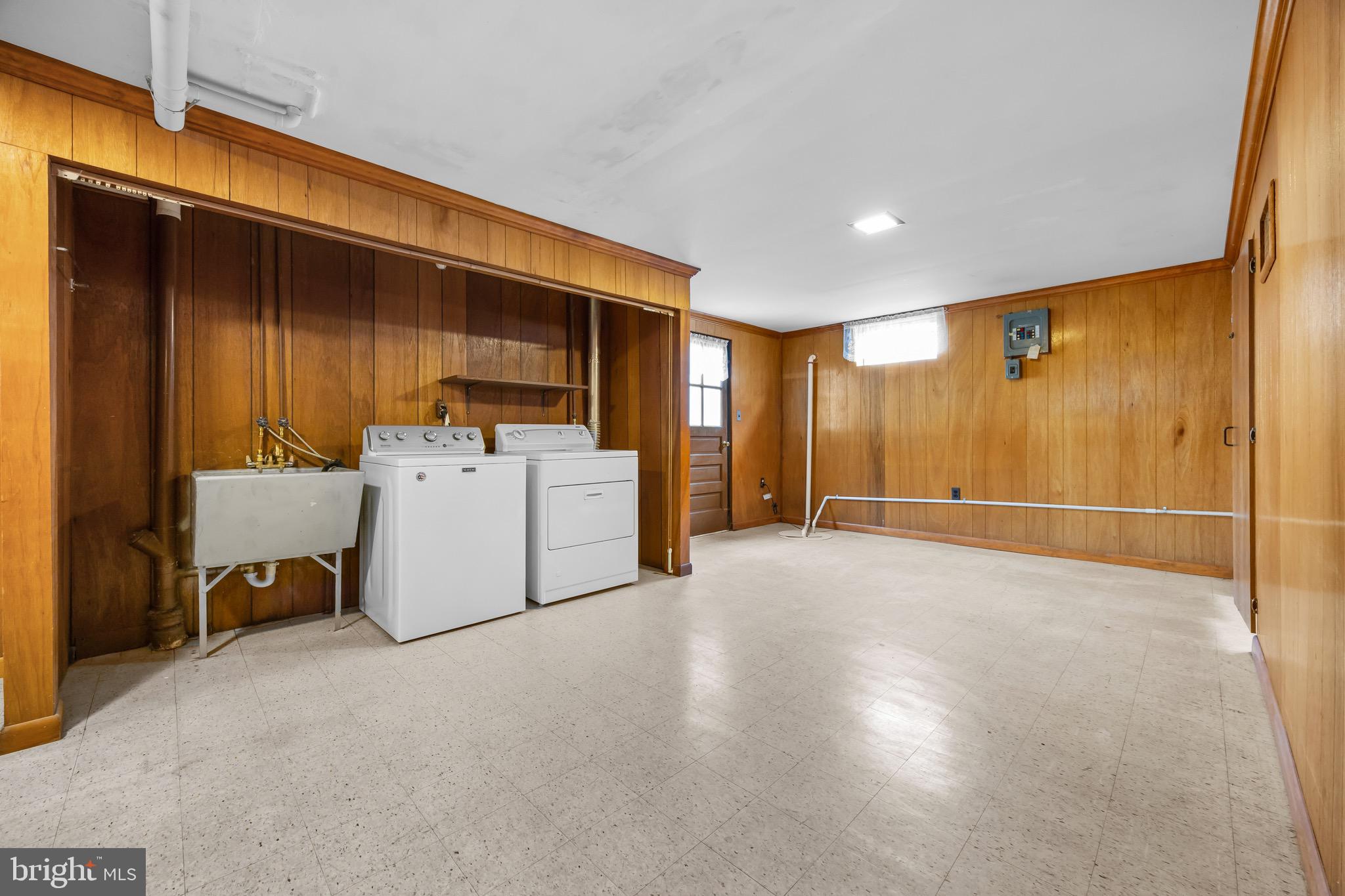 SUBURBIA - Residential