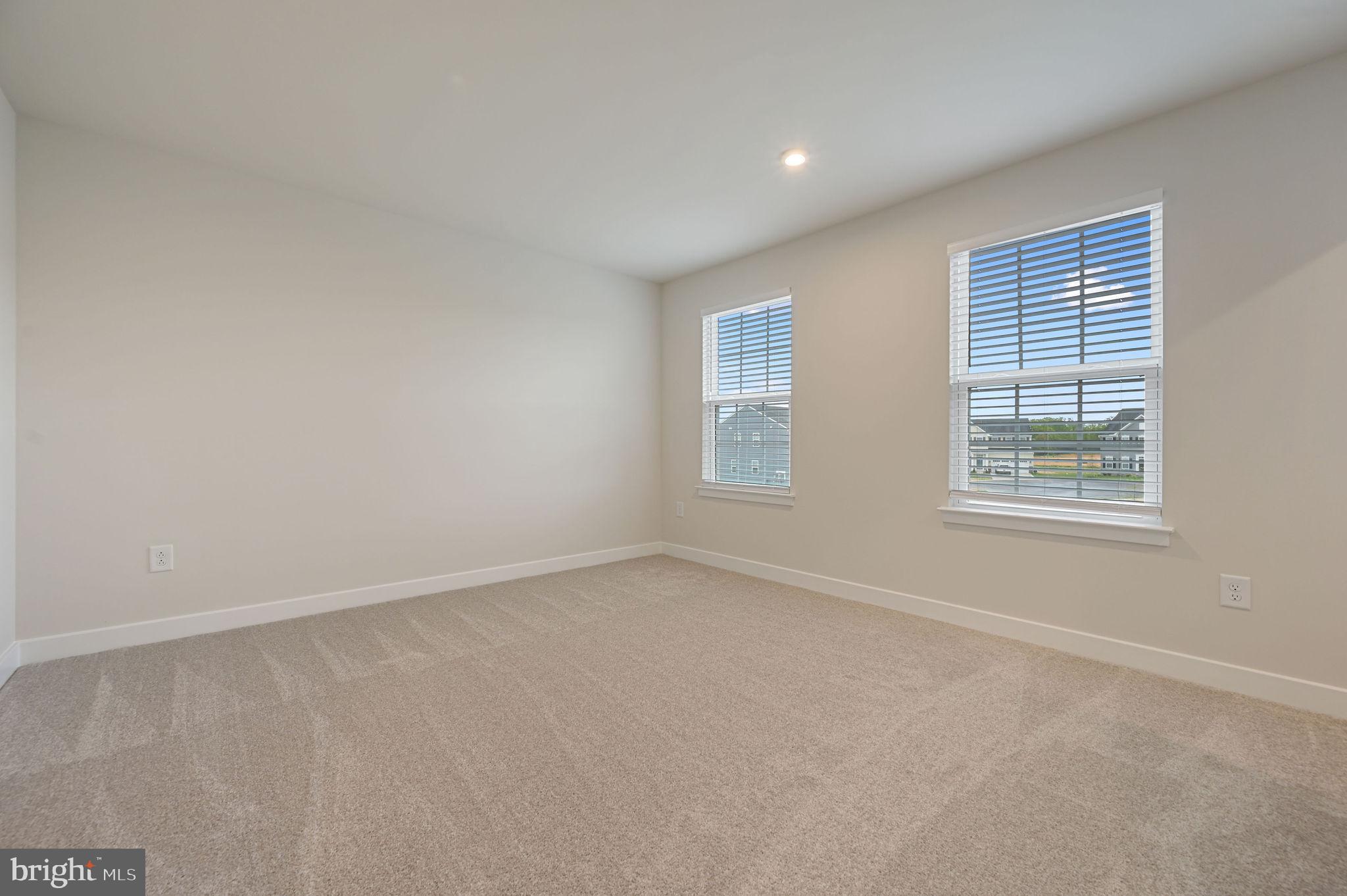 HIDDEN BROOK - Residential