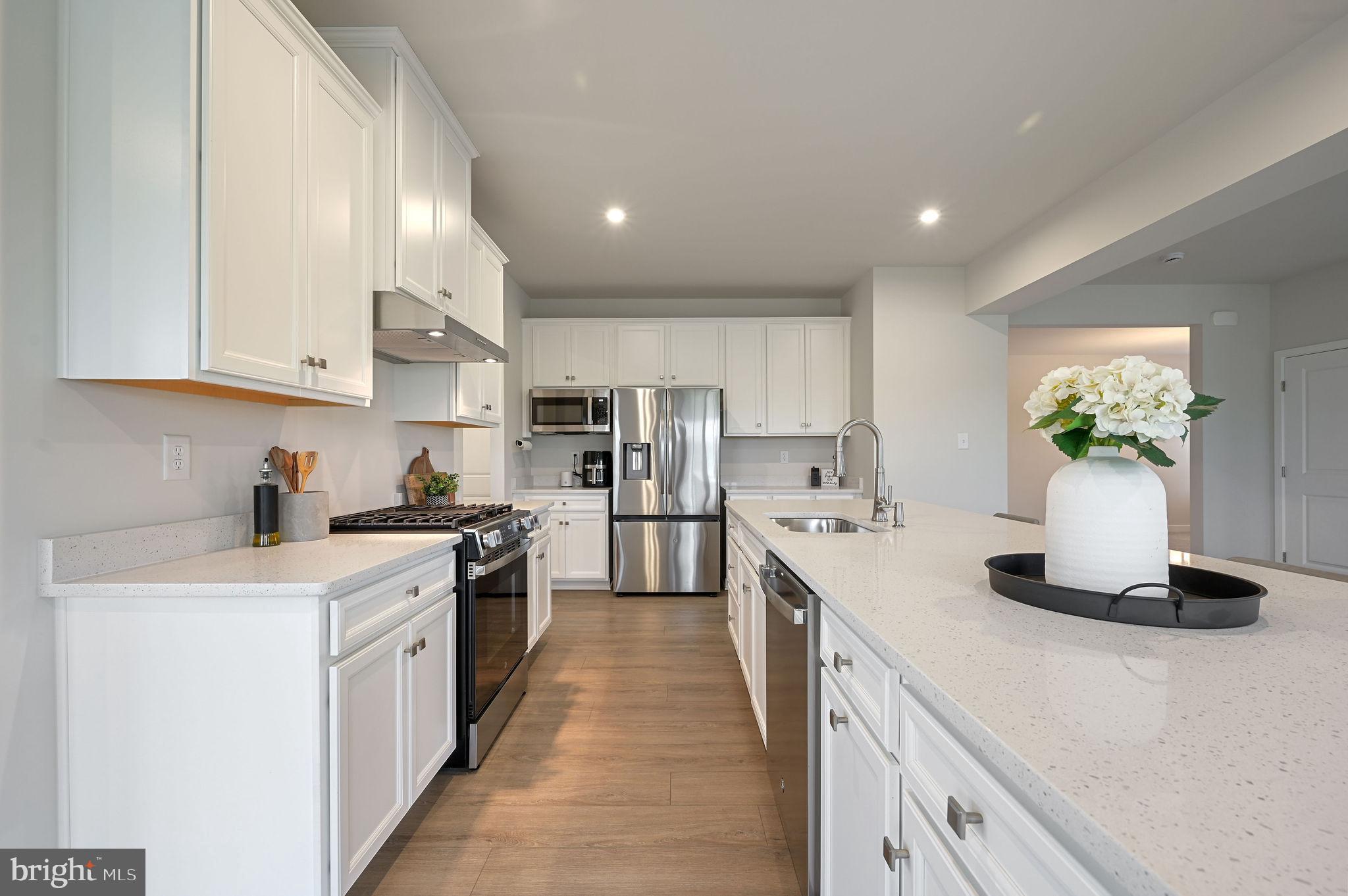 HIDDEN BROOK - Residential